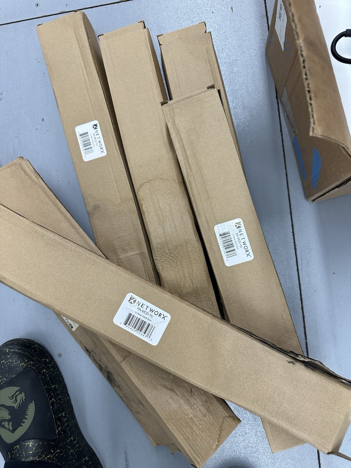 1 RU Opt-X® 1000i Rack-Mount Enclosure with Sliding Tray
