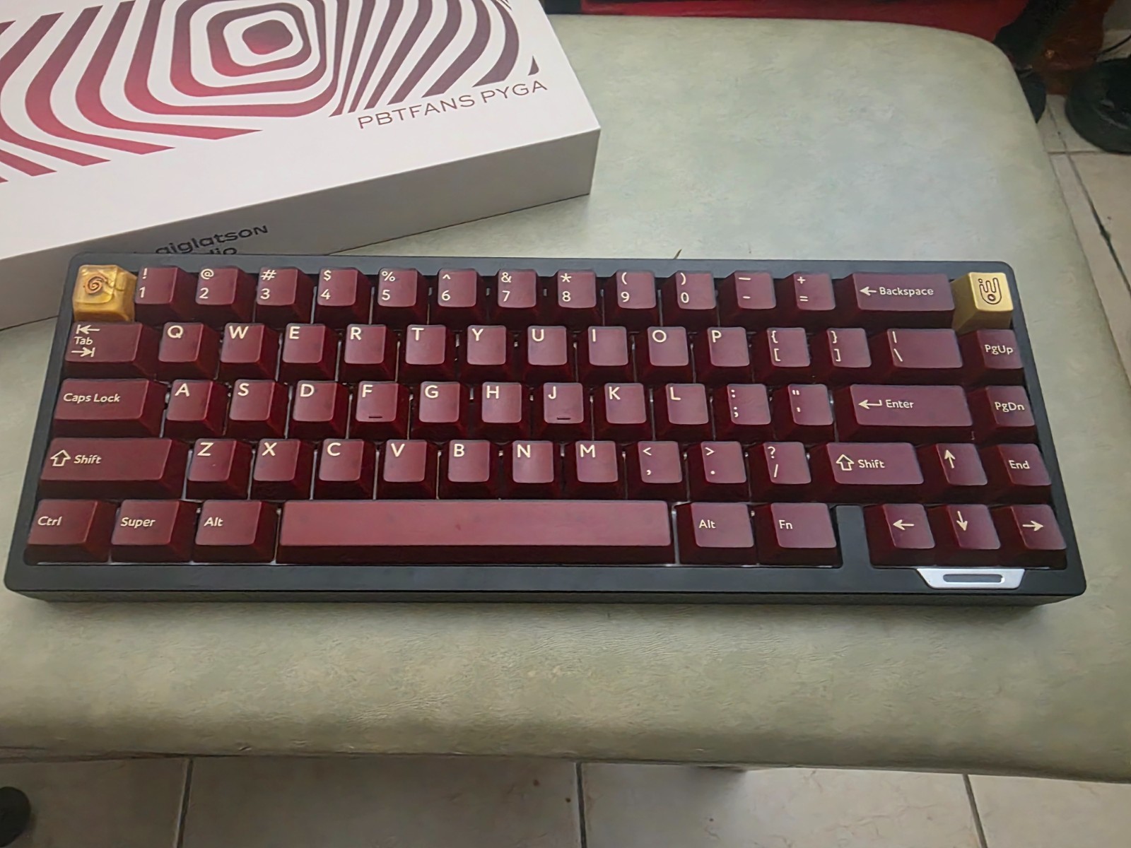 PBTFans Keycaps Pyga Base + Artisans