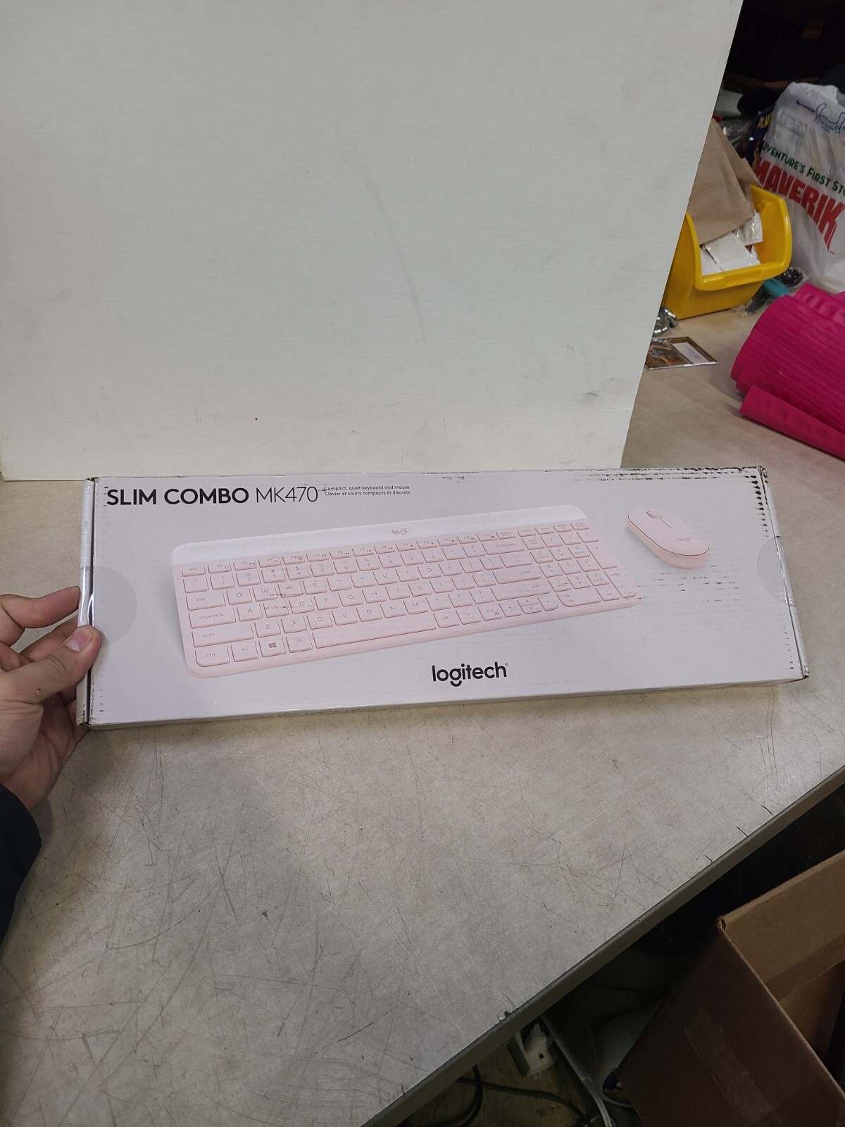 Logitech - MK470 Full-size Wireless Keyboard and Mouse Bundle 920-011311
