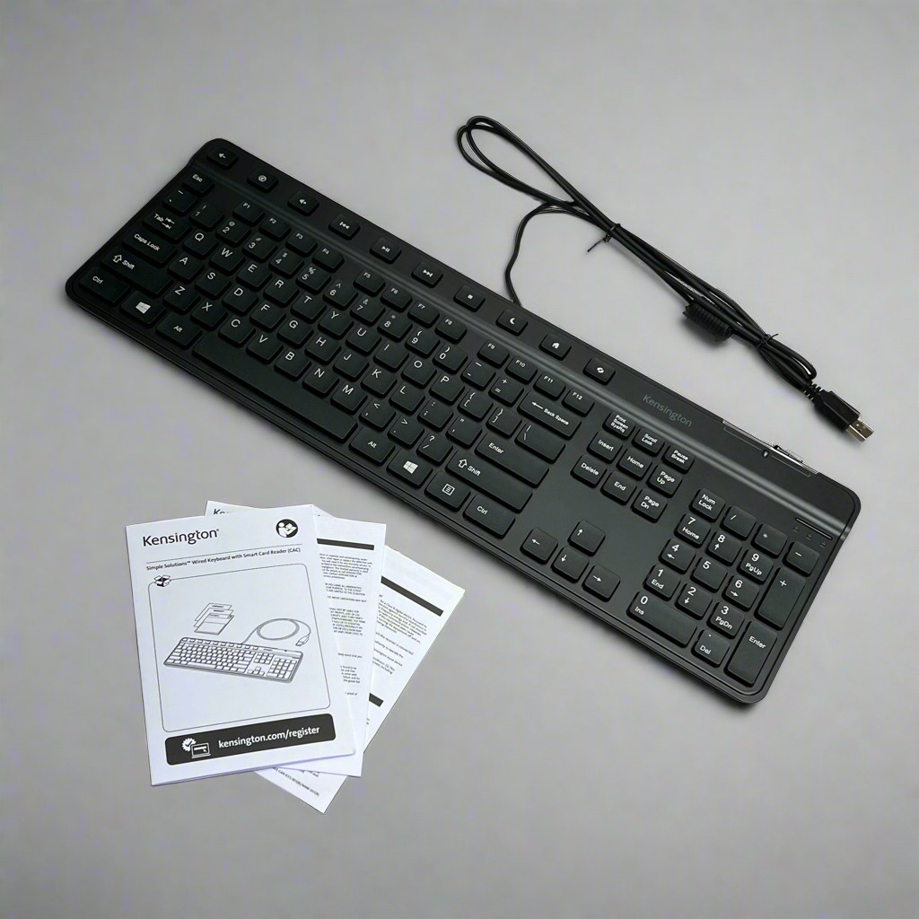 KENSINGTON Simple Solutions Wired Keyboard w/ Smart Card Reader Black K55115US