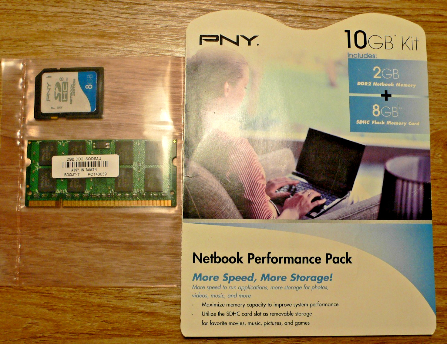 PNY 2GB RAM DDR2 SODIMM Memory Upgrade Netbook Performance Kit + 8GB SD Card New