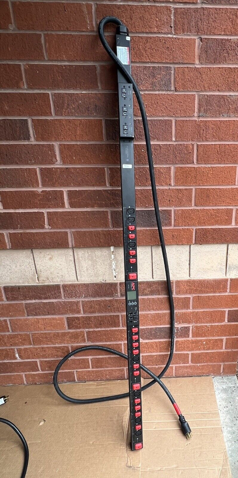 NICE APC AP8965X633 Rack PDU 2G, Switched, ZeroU, 8.6kW, 208V, (21) C13 (3) C19
