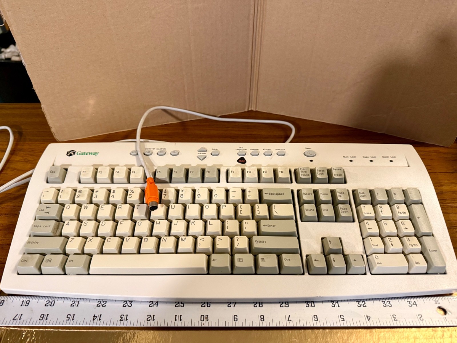 Gateway 2000 Original OEM Keyboard KeyTronic inc.  PS/2 Wired. Model#7001211