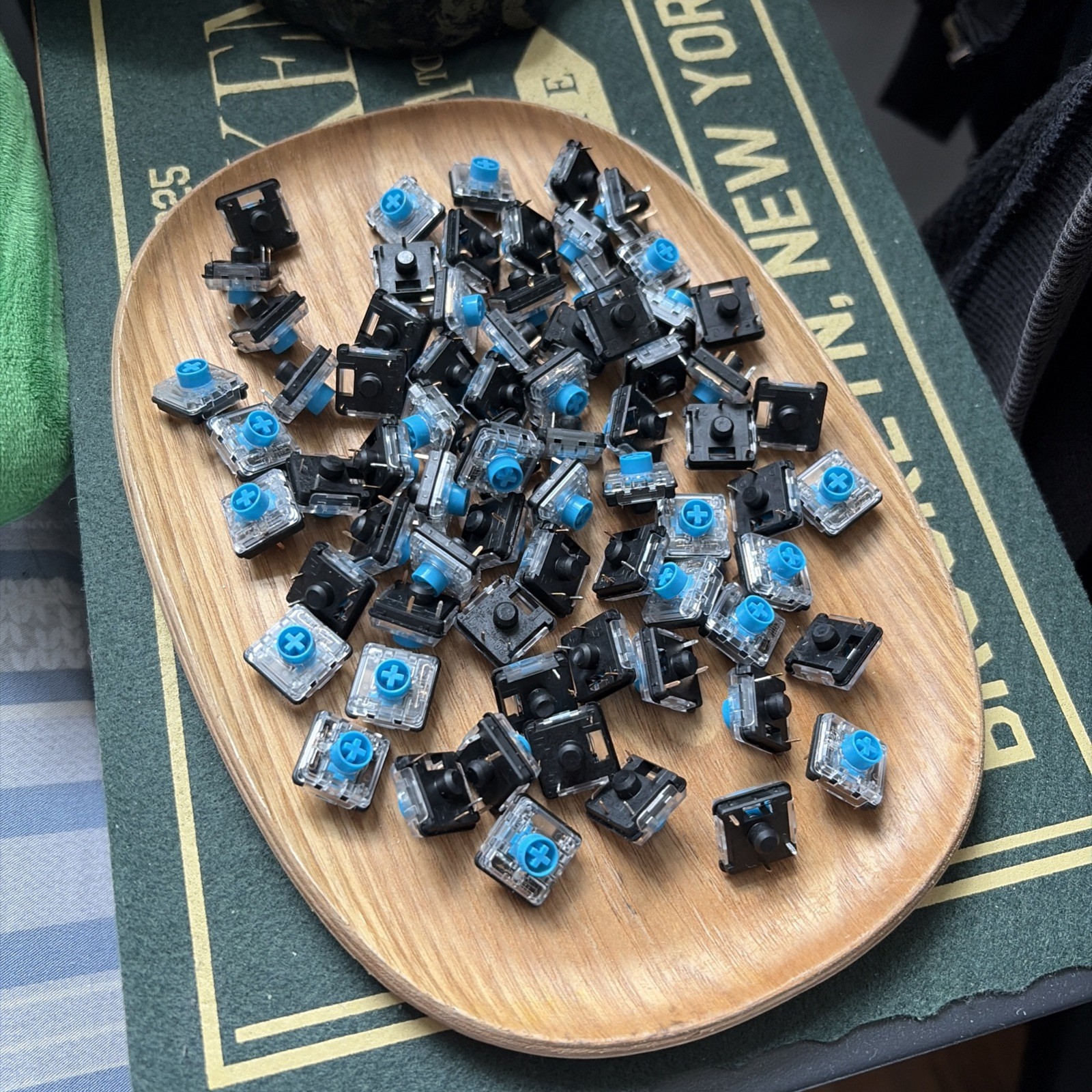 72 PCS Kailh Choc V2 Blue Low Profile Switches 3Pin 55gf Clicky MX
