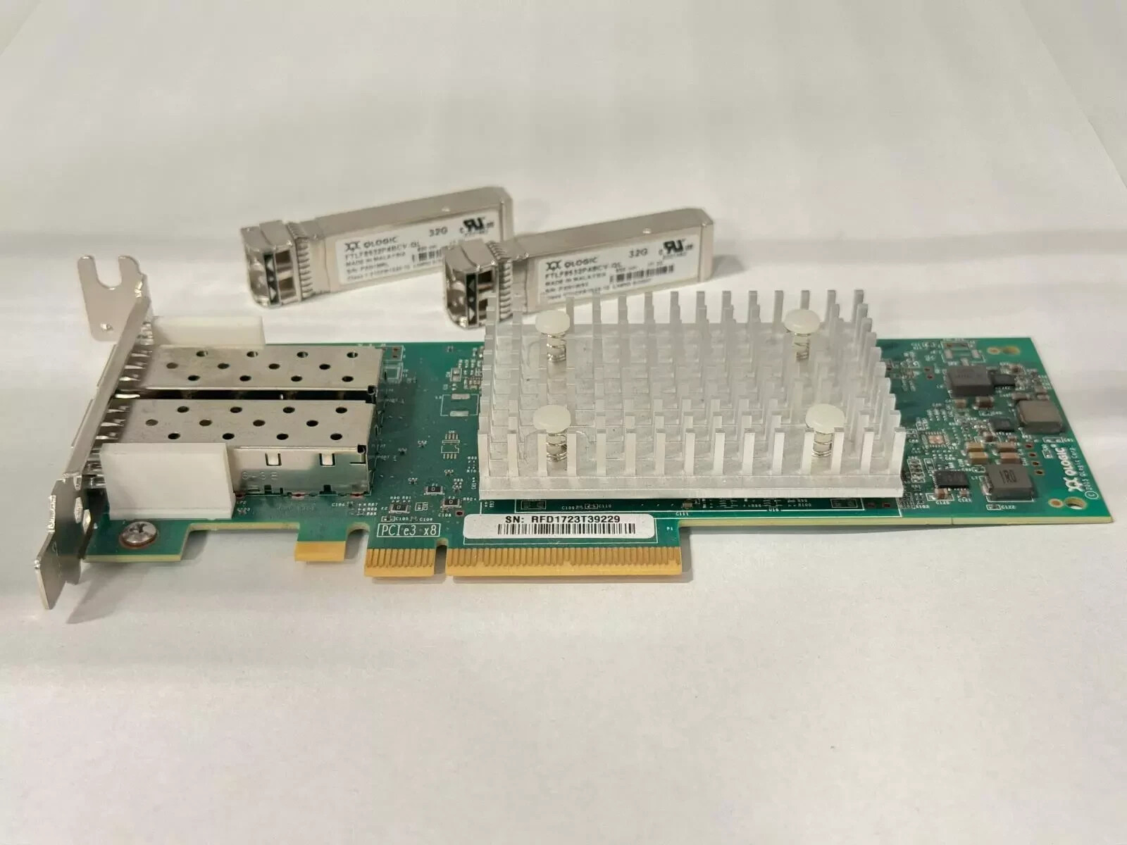 Oracle QLE2742  7115462  Dual-Port 32Gb/s Fibre Channel PCIe  7335902 WITH SFPs