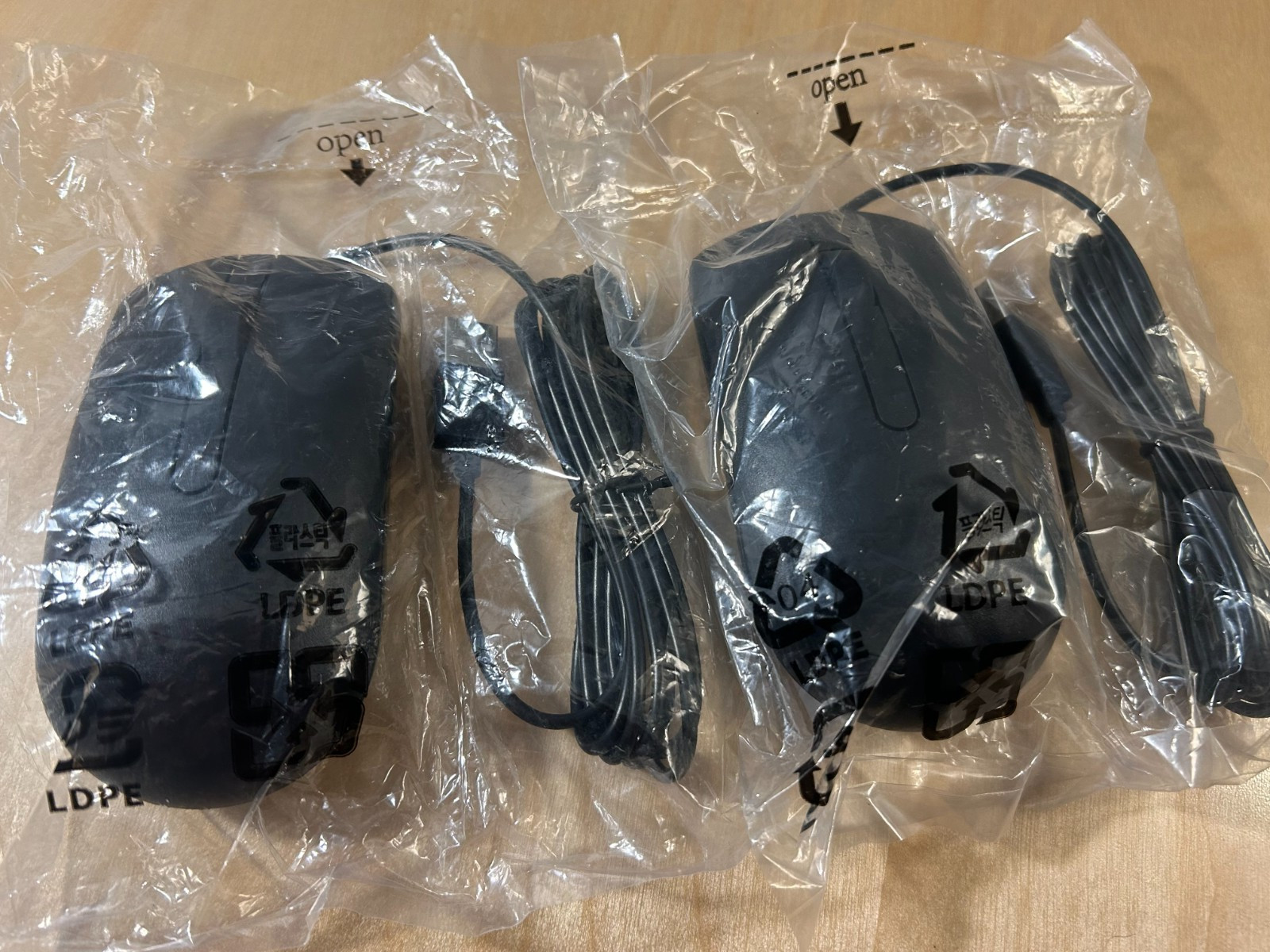 (2) LOT ~ NEW Dell MS116P MS116C Optical Black USB Wired Mouse PRDV9 49PR0 DMV3P