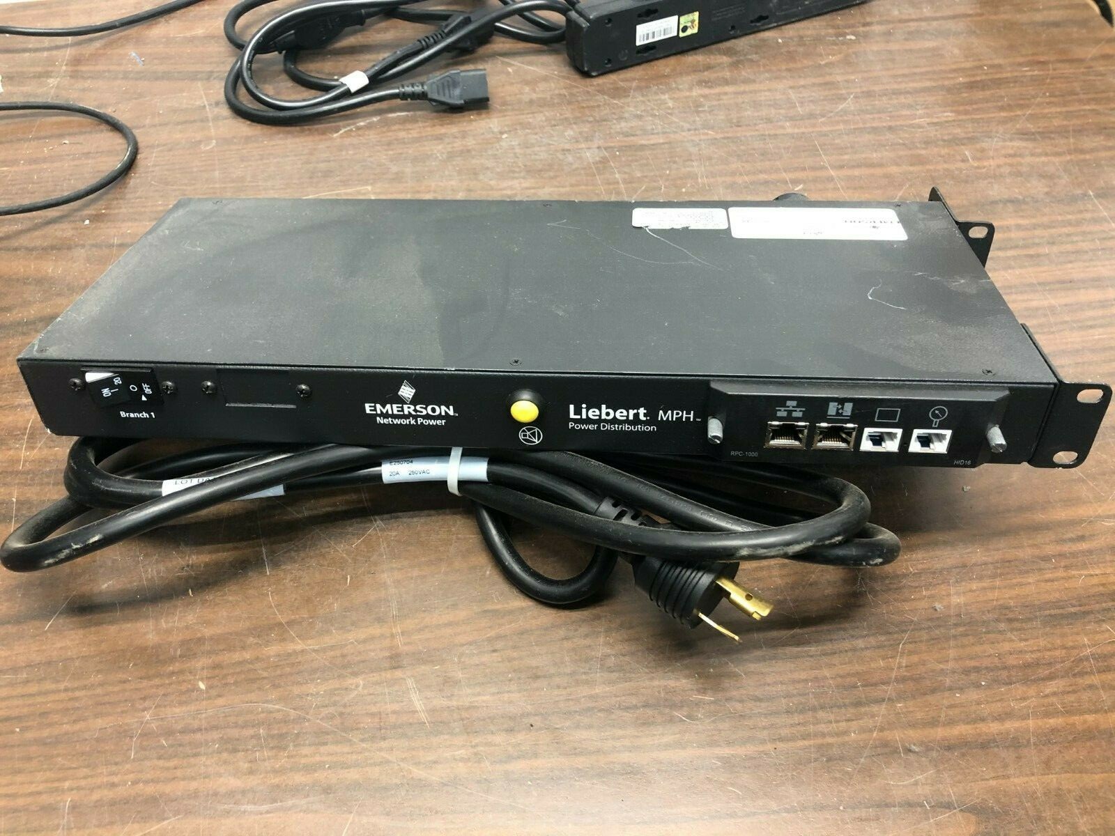 Liebert MPH-NBR09AXXD30 Rack-Mountable 9-Outlet Power Distribution Unit 2800W