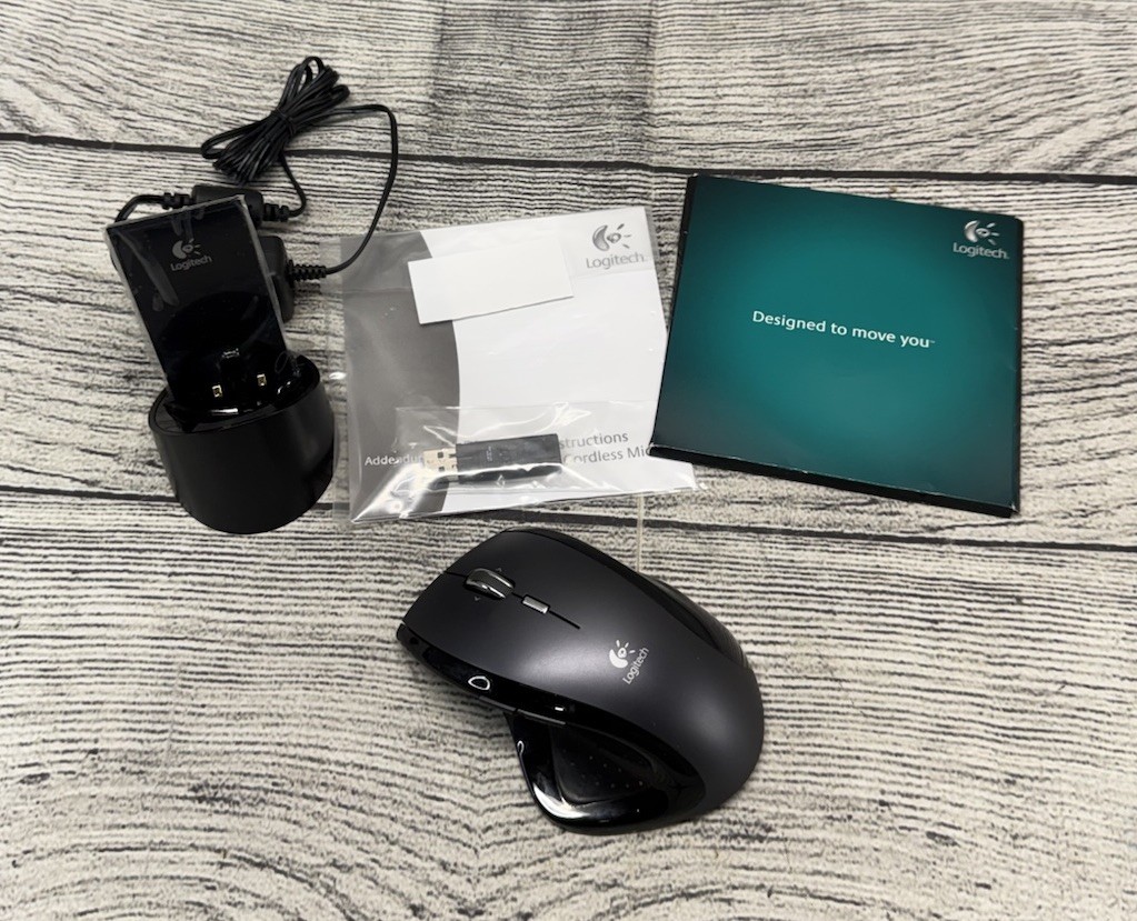 Logitech MX Revolution M-RBQ124 Wireless Mouse w/ Charging Dock & USB Receiver