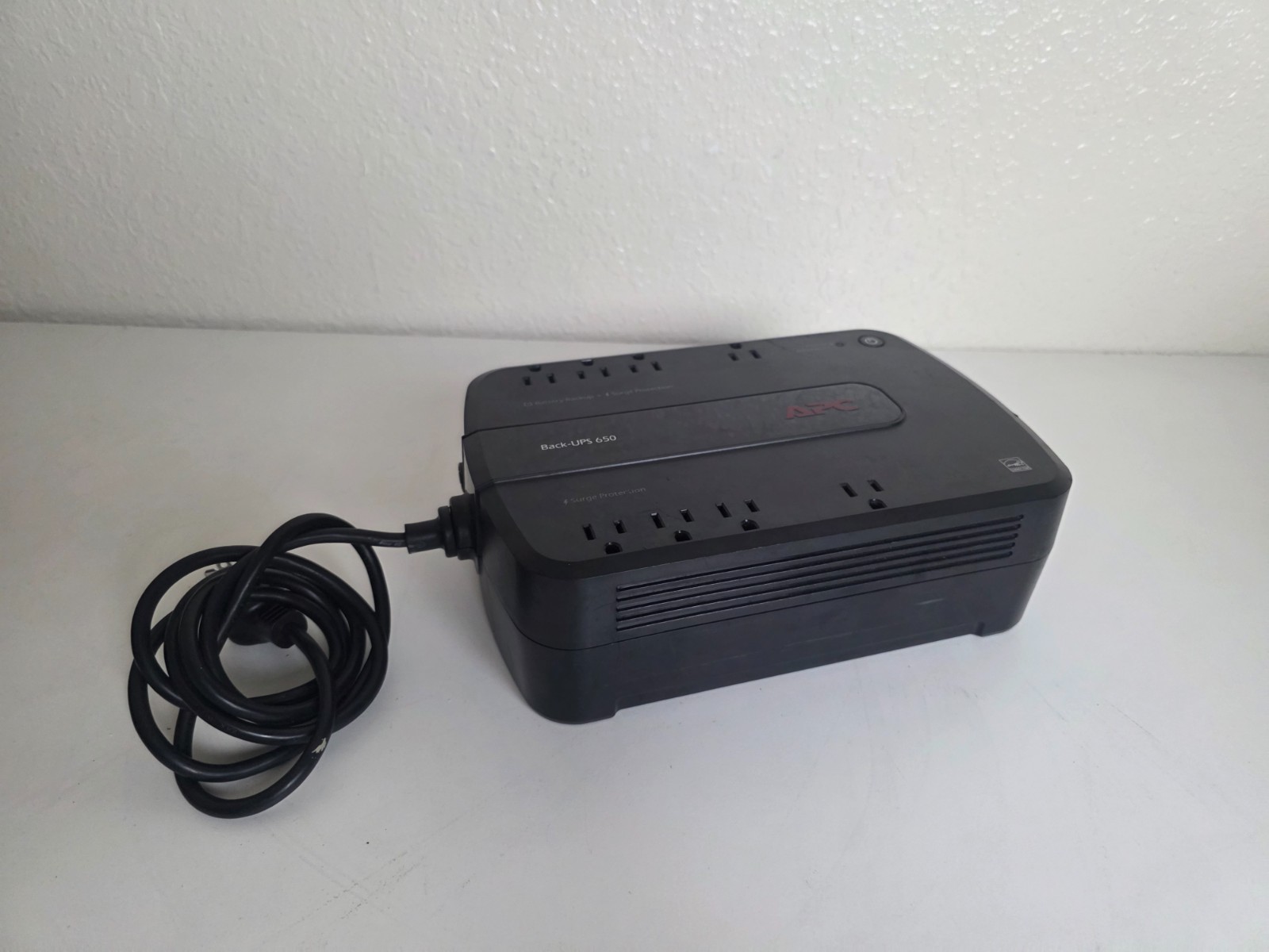 APC Back-UPS 650 (Model BE650G1) Desktop/Wall Mount UPS