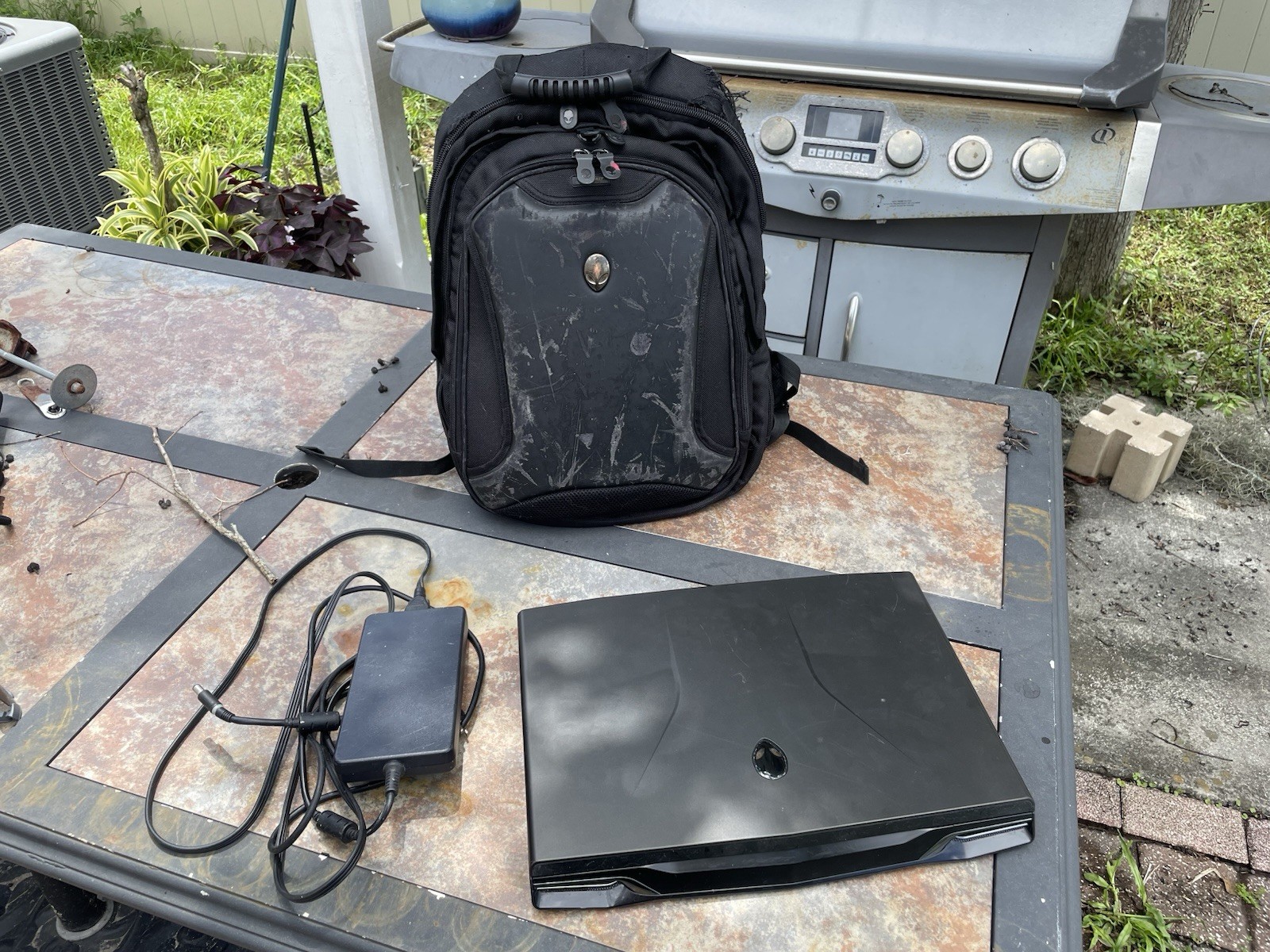 Alienware M17X R3 Laptop + Backpack Tested And Serviced *DESCRIPTION*