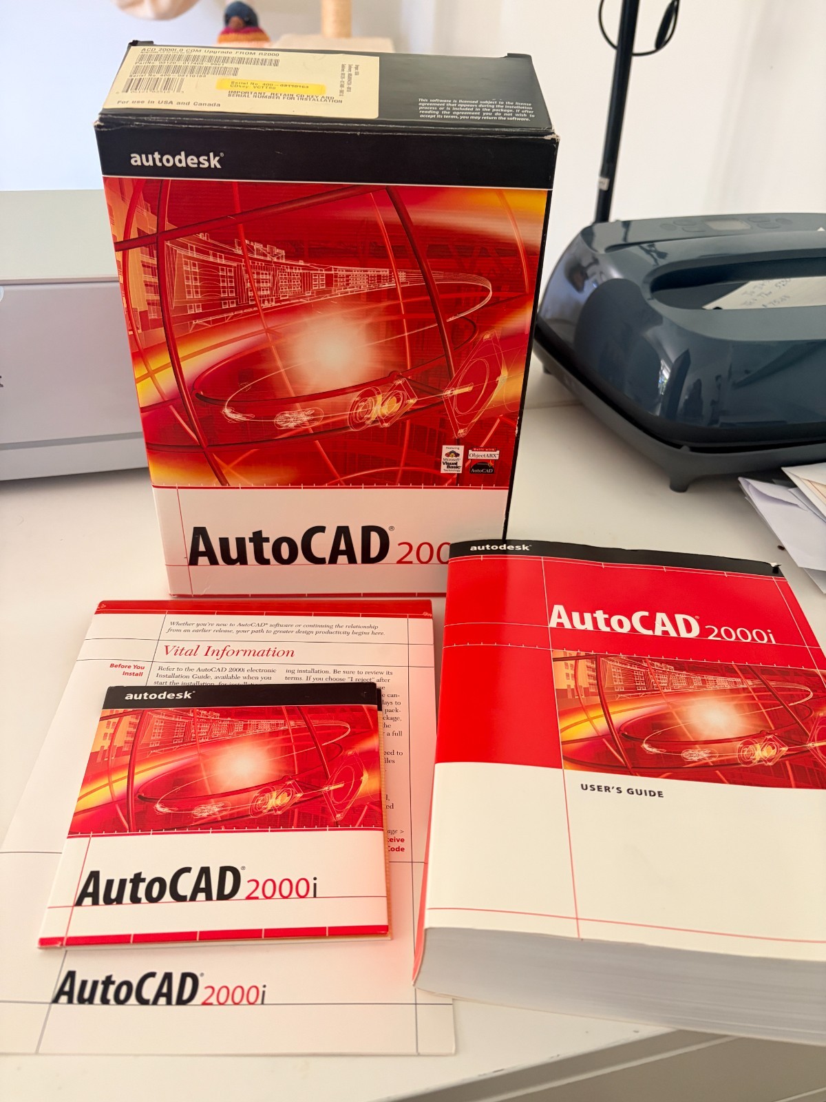 Vintage AutoCAD  2000i Upgrade Boxed CD & Key Code