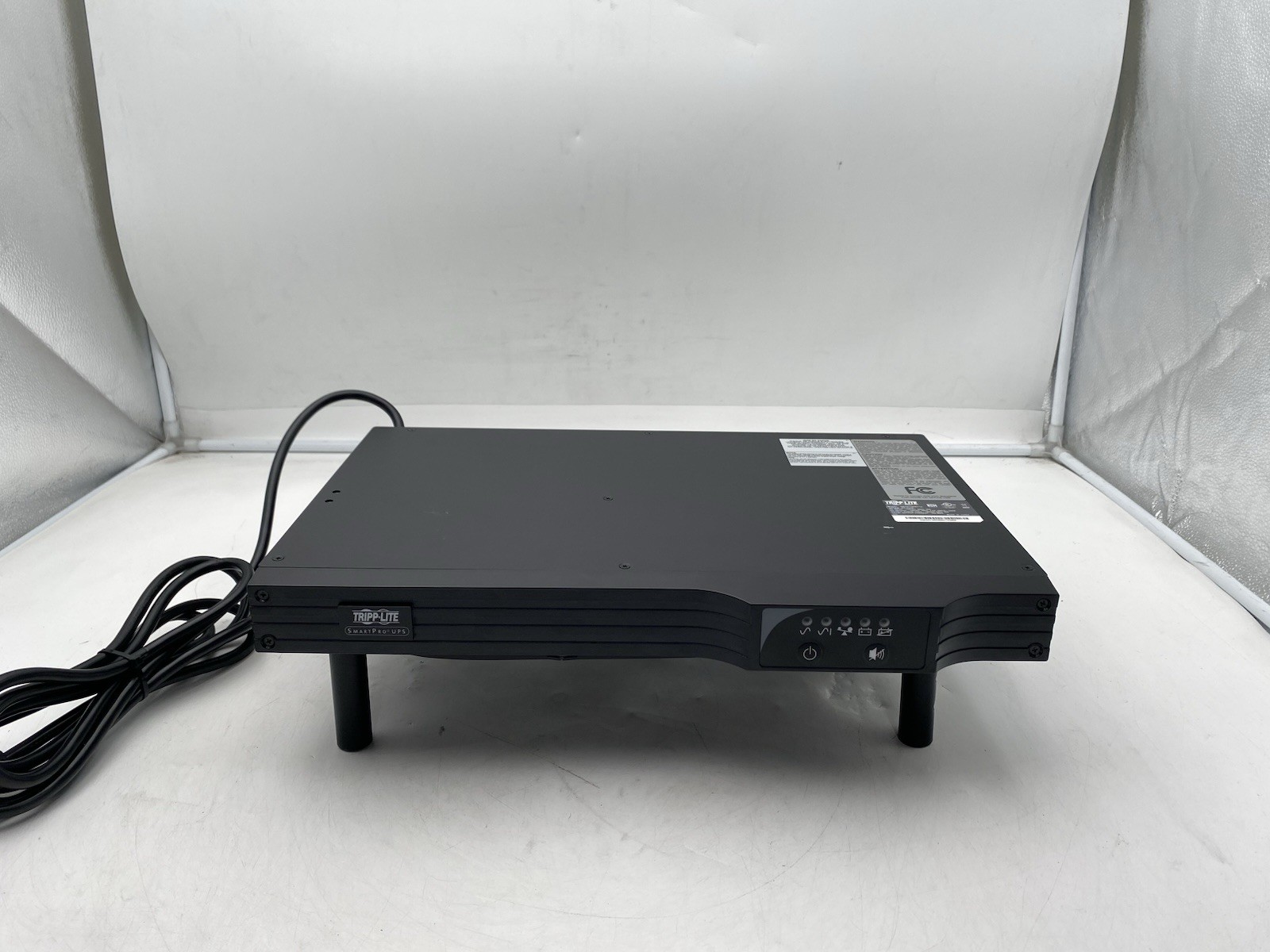 Tripp Lite Smart UPS 300W Rackmount Battery Backup | SMART500RT1U