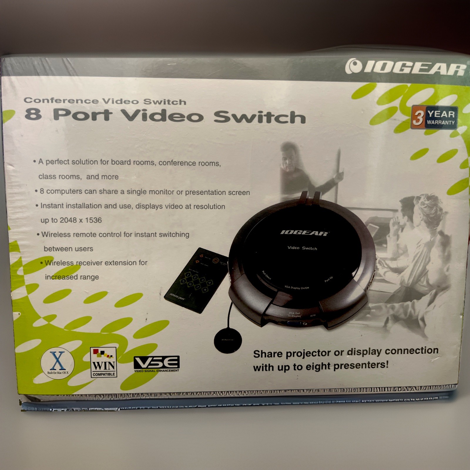 IOGEAR GVS881 8-Port Video Switch with Remote Control