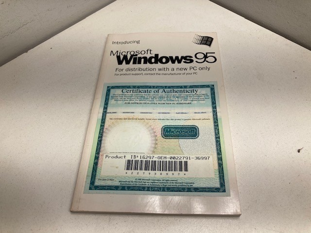Microsoft Windows 95 Manual For Distribution with a new PC only (Book Only)
