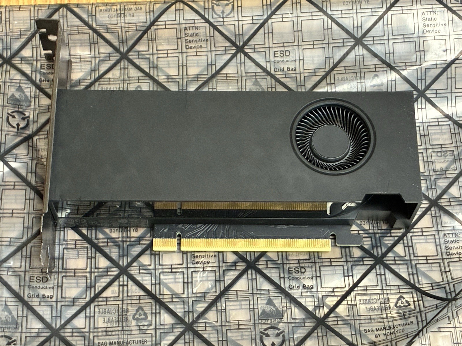 PNY NVIDIA RTX2000 ADA Generation RTX 2000 16GB LOOK