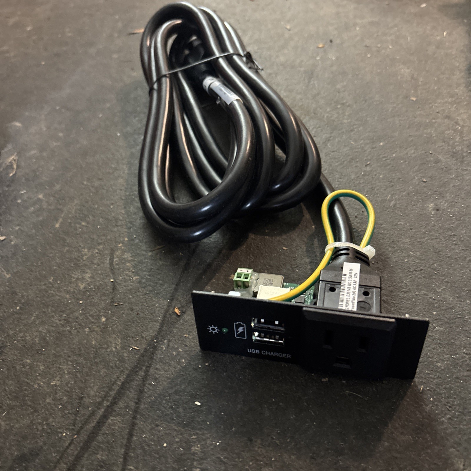 EXTRON USB POWER PLATE 200 AC AAP BLACK