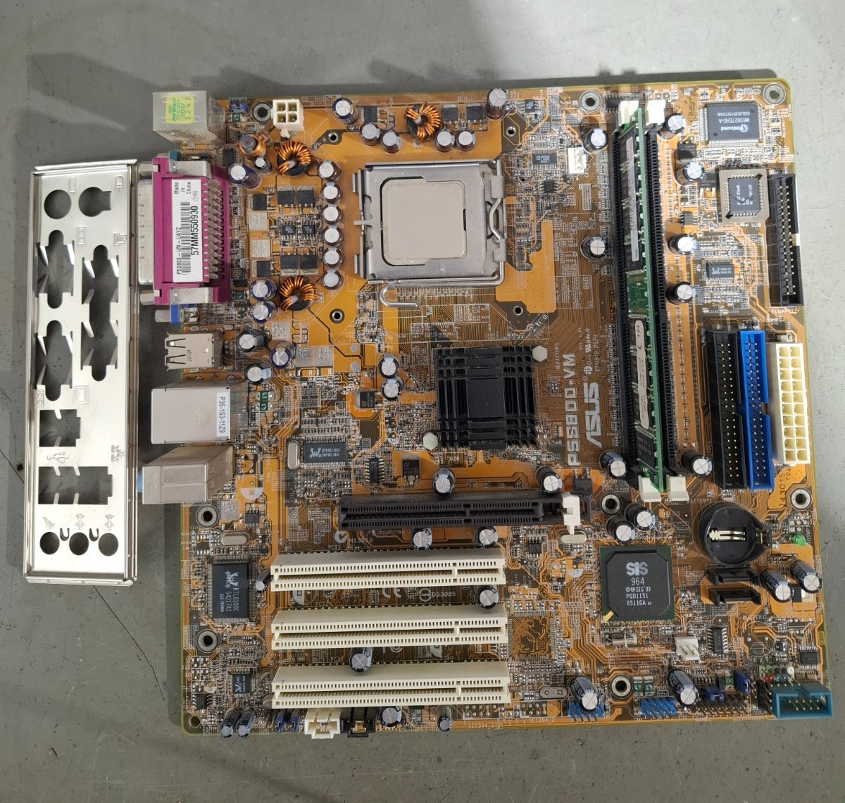 Asus P5S800-VM Socket 775 Motherboard, Intel P-4 CPU & I/O Plate + 512 DDR