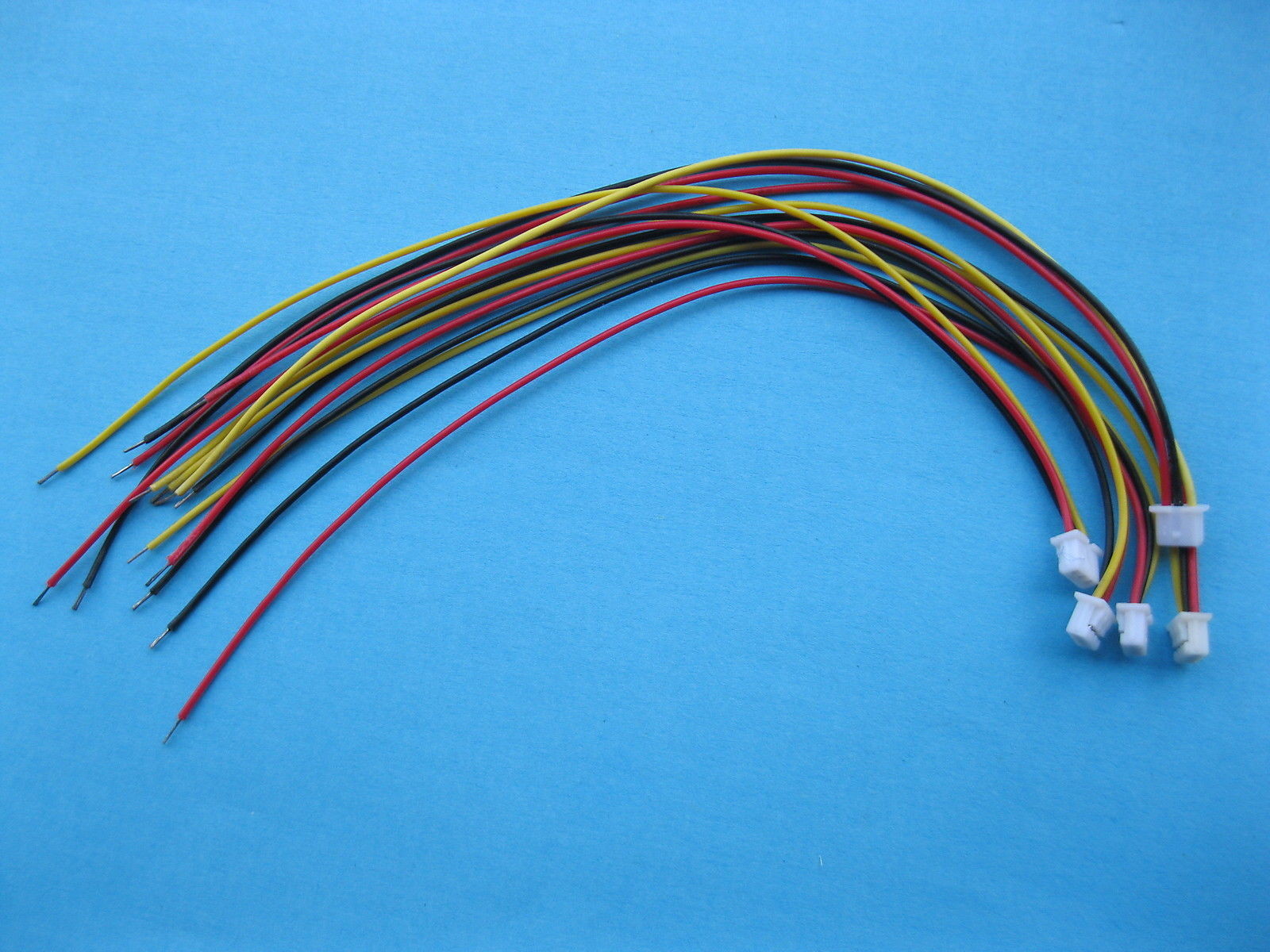 400 pcs 1.5mm 3Pin Female Polarized Connector w/ 28AWG 5.9inch 150mm Leads Cable