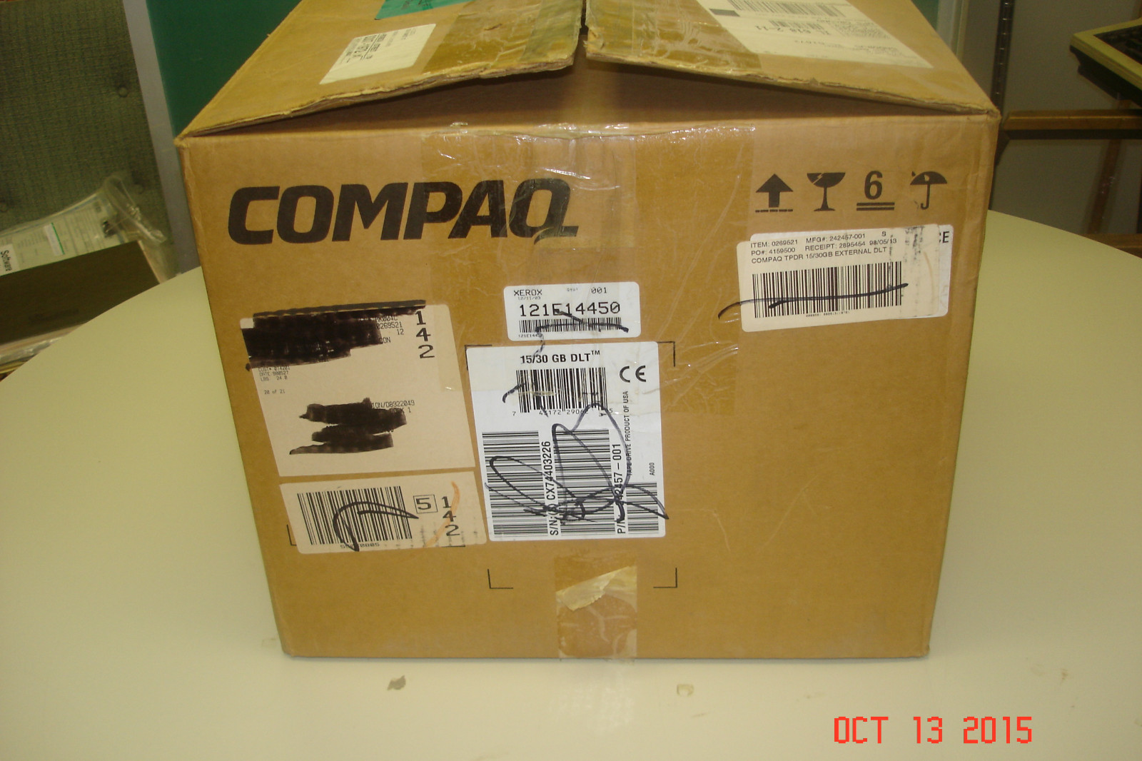 Compaq - Tape drive DLT ( 15 GB / 30 ) DLT2000 SCSI external (242457-001)