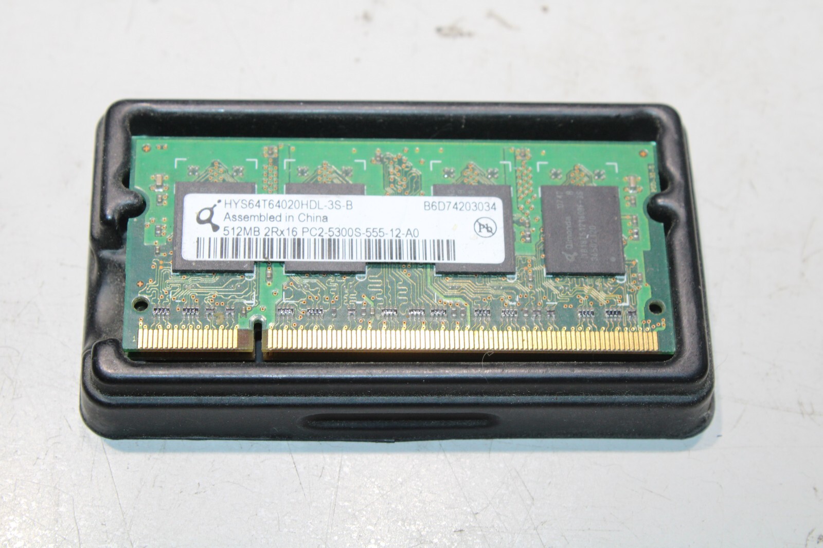 HYS64T64020HDL-3S GENUINE HYNIX LAPTOP MEMORY 512MB 2RX16 PC2-5300S-555-12-A0
