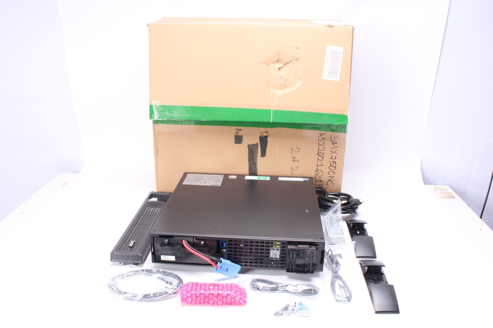 APC SMX750CNC Smart-UPS X 750VA Rack/Tower With 0L9712 Accessory Kit