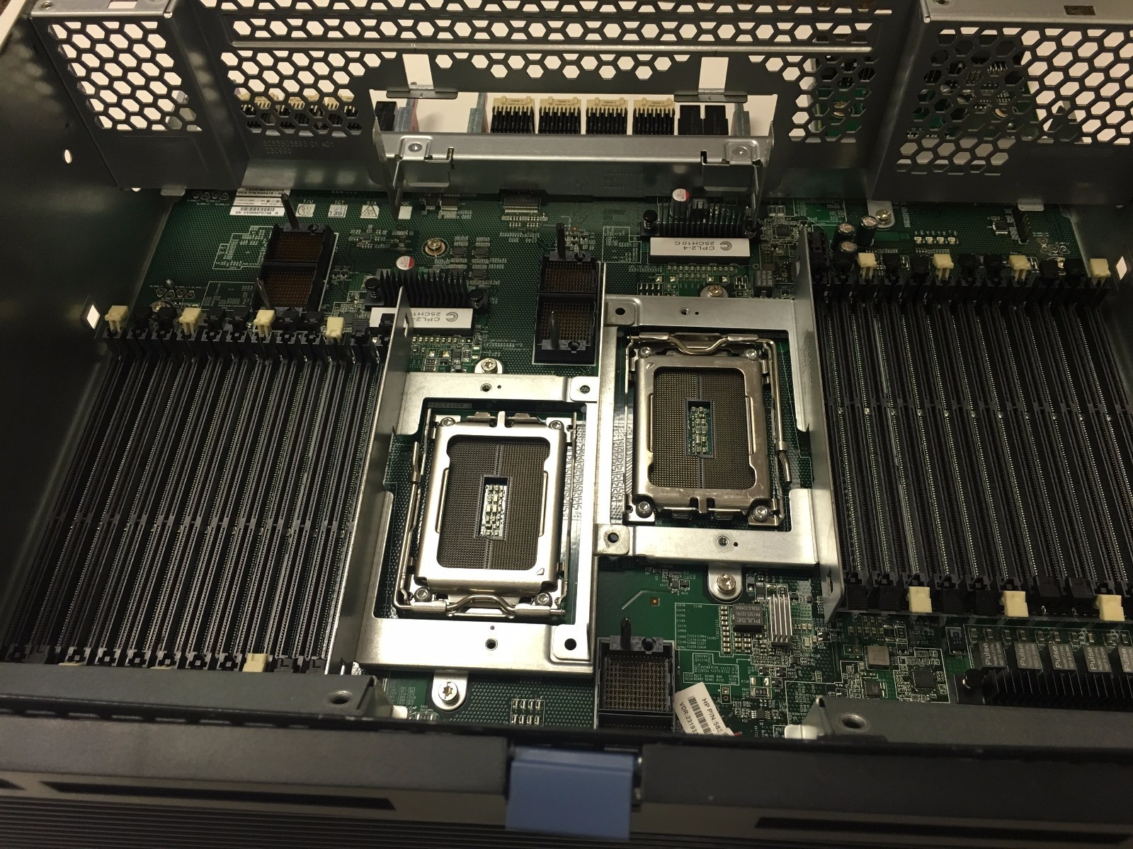 HP 604047-001 DL585 G7 Bottom Processor Memory Board 590472-001