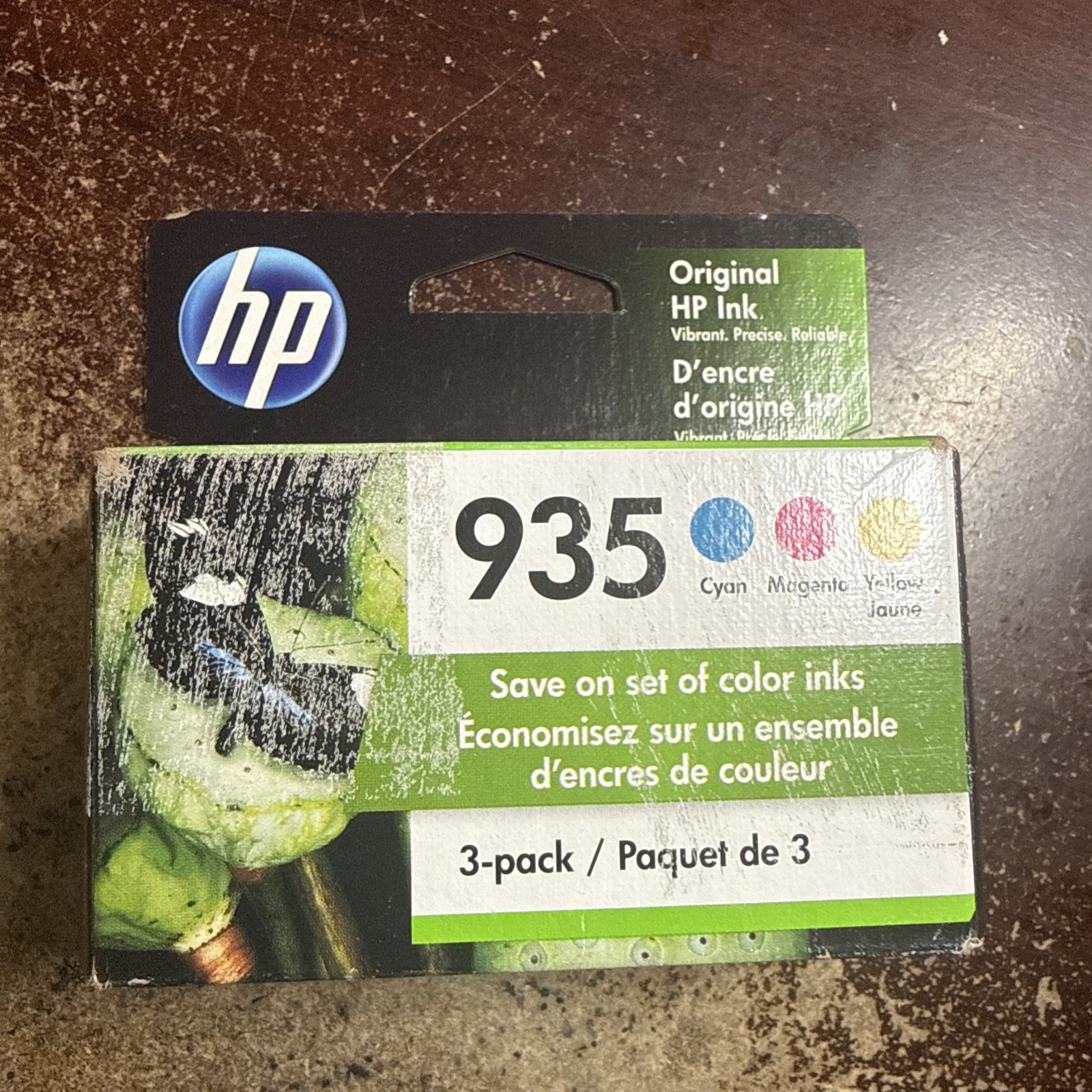 HP 935 (N9H65FN#140) Tri-Color Ink Cartridge EXP: 10/2022
