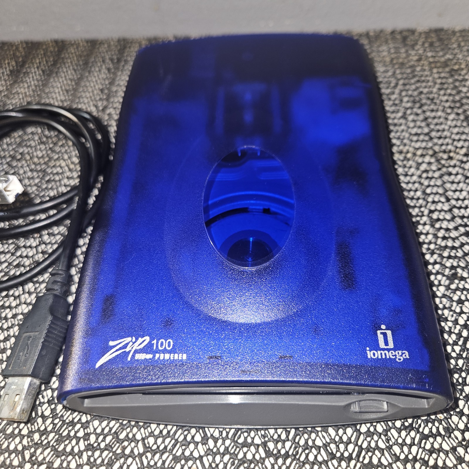 Iomega Zip 100 Z100USBS USB Powered External Drive 100MB Blue