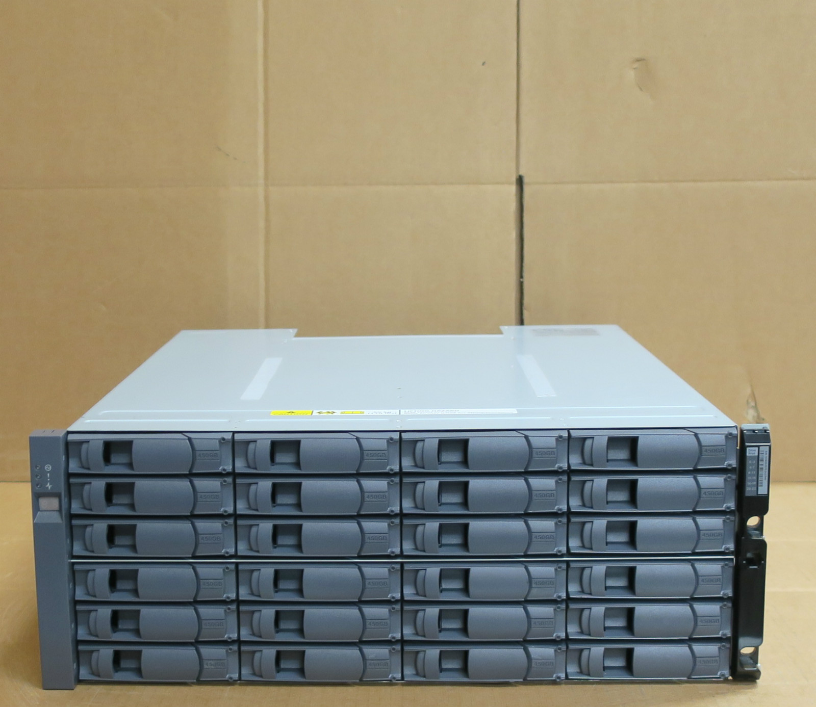 NetApp DS4243 116-00381+B0 - 24 x 450GB 15K X411A-R5 2 x IOM3 Controllers Shelf