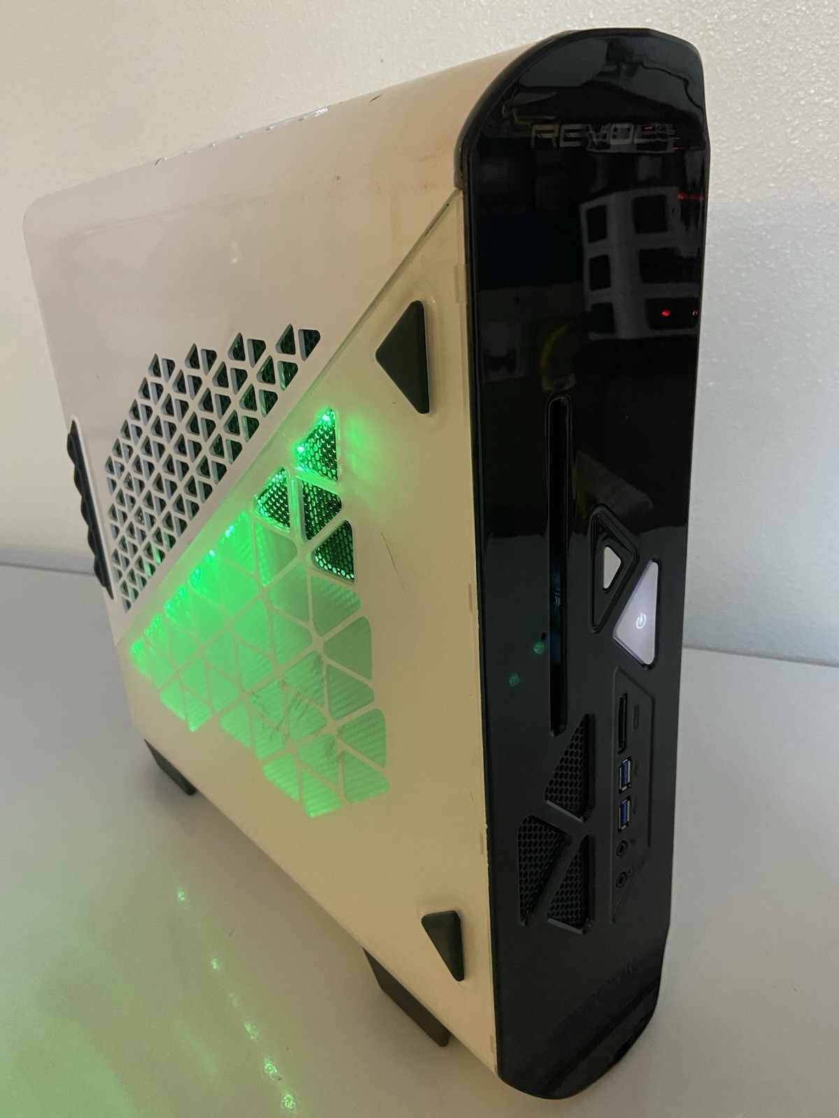iBUYPOWER i-Series Pro Revolt Retro Desktop FOR PART/No Drives/8GB/NO GPU As is