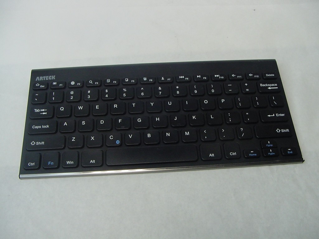 ARTECK SLIM BLUETOOTH KEYBOARD MODEL HB086