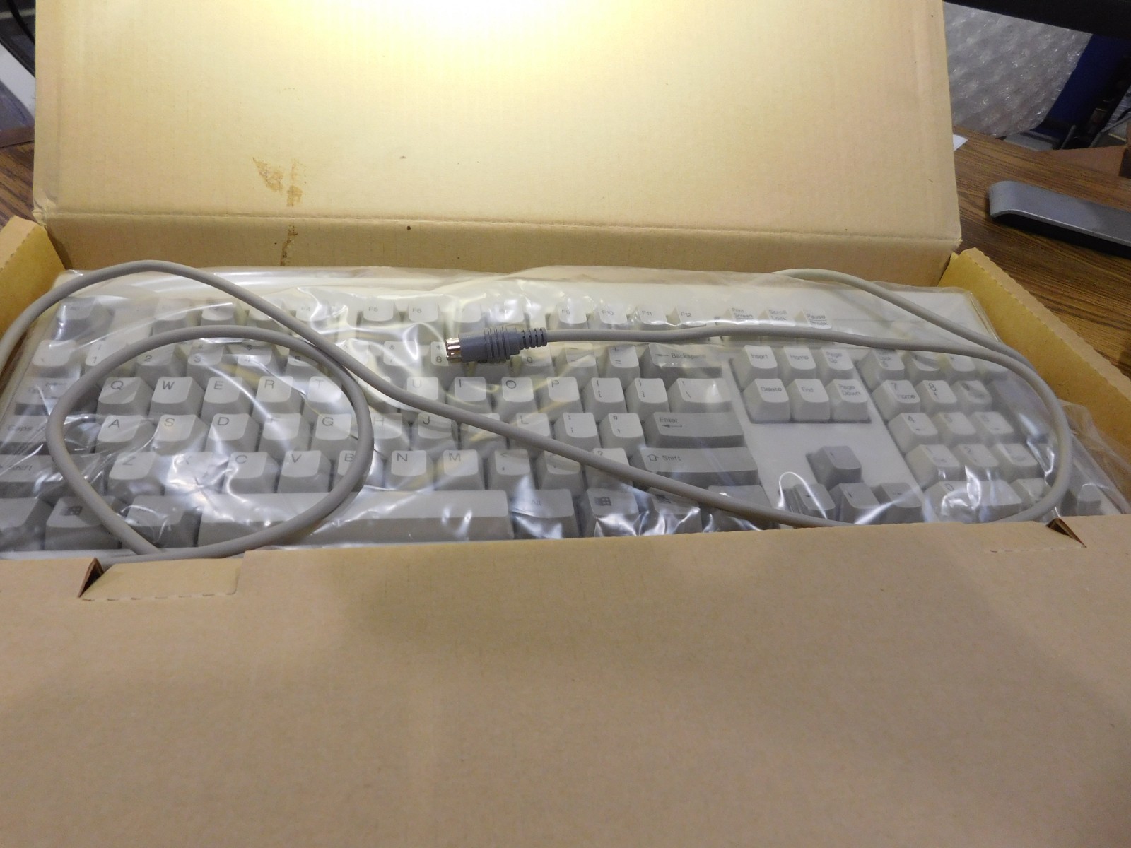 Wyse Model: 901861-26 PS2 Keyboard.  WinTerm US/ENG.  New Old Stock.