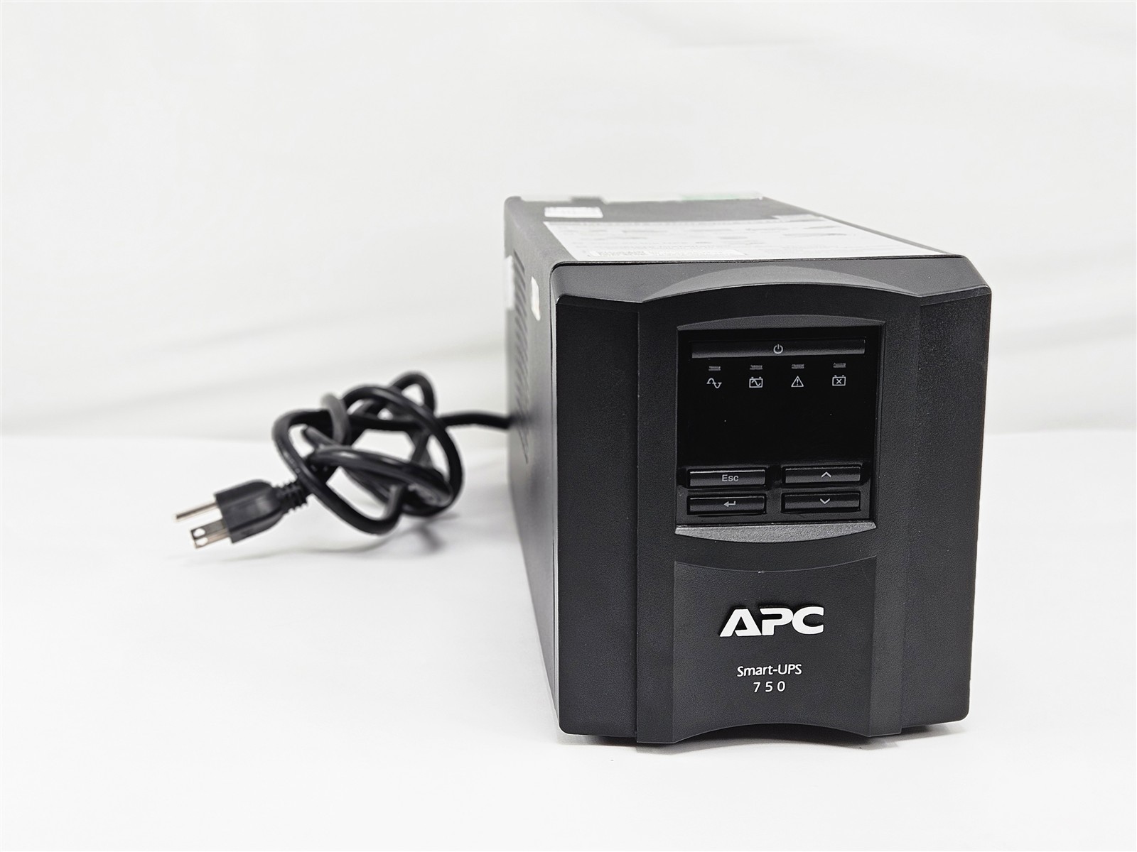 APC Smart-UPS 750VA 500W SMT750C Line Interactive 120V Tower UPS LCD No Battery