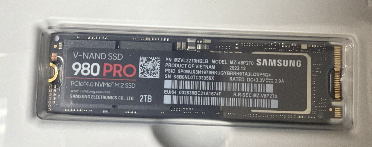 Samsung 980 PRO 2TB M.2 PCIe 4.0 NVMe Internal SSD Black V-NAND MZVL22T0HBLK