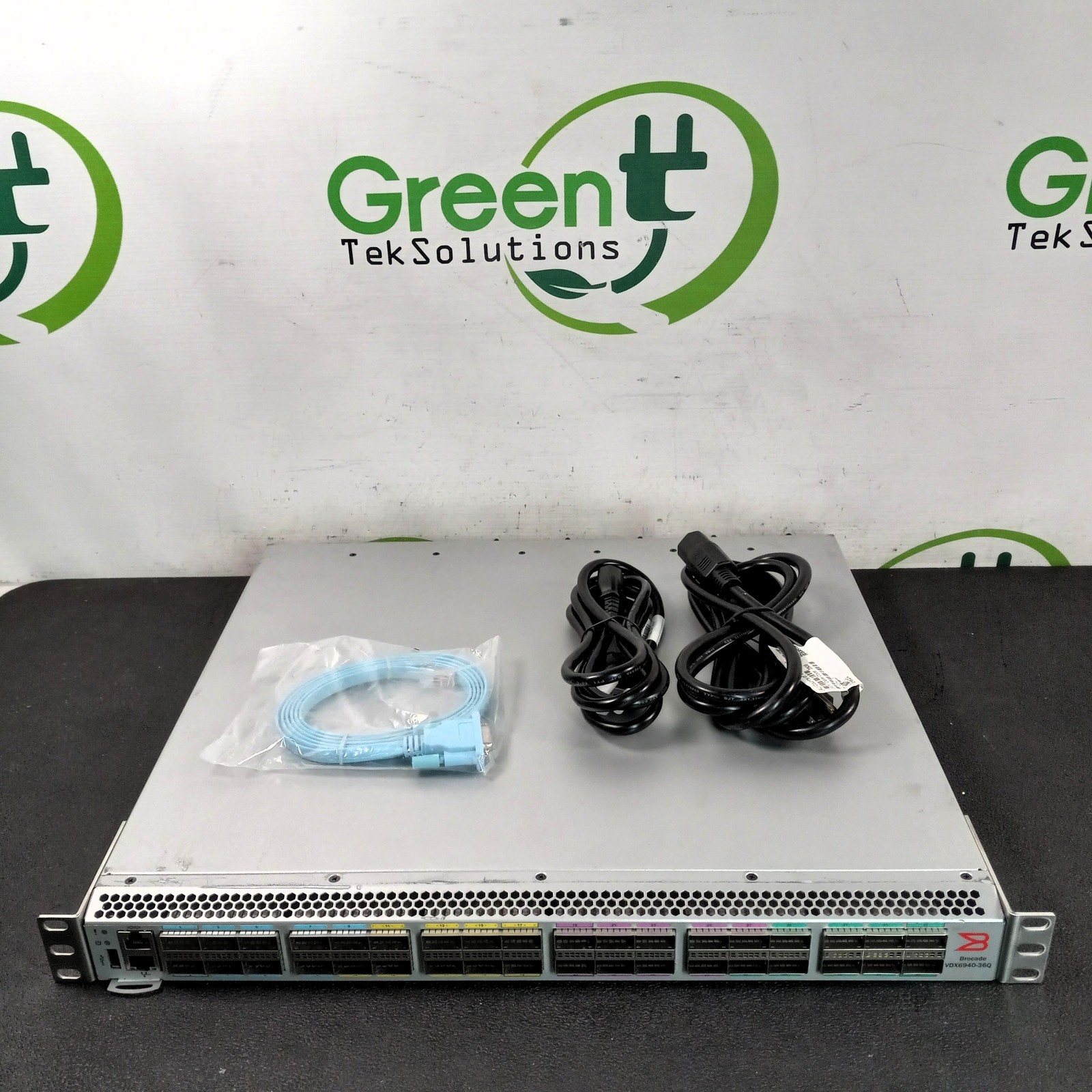 Brocade BR-VDX6940-36Q-AC-R 36 Port 40G QSFP+ Data Center Switch