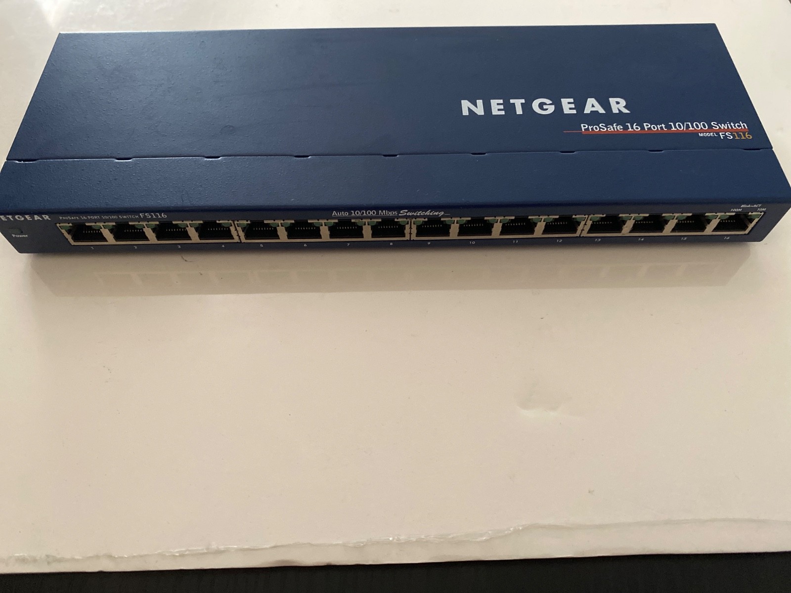 NetGear ProSafe (FS116) 16-Ports External Switch