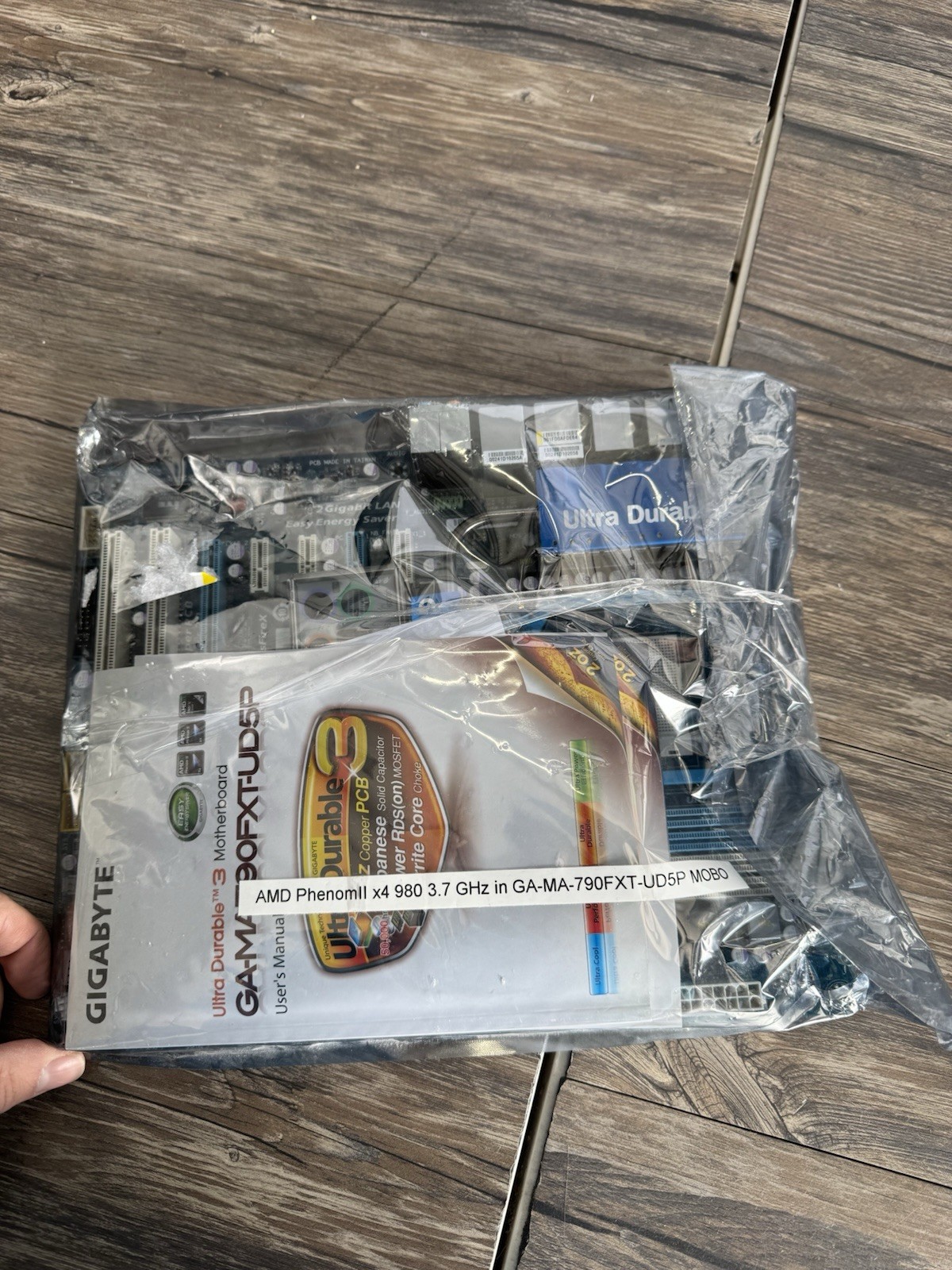 Gigabyte GA-MA790X-UD4P ATX Motherboard