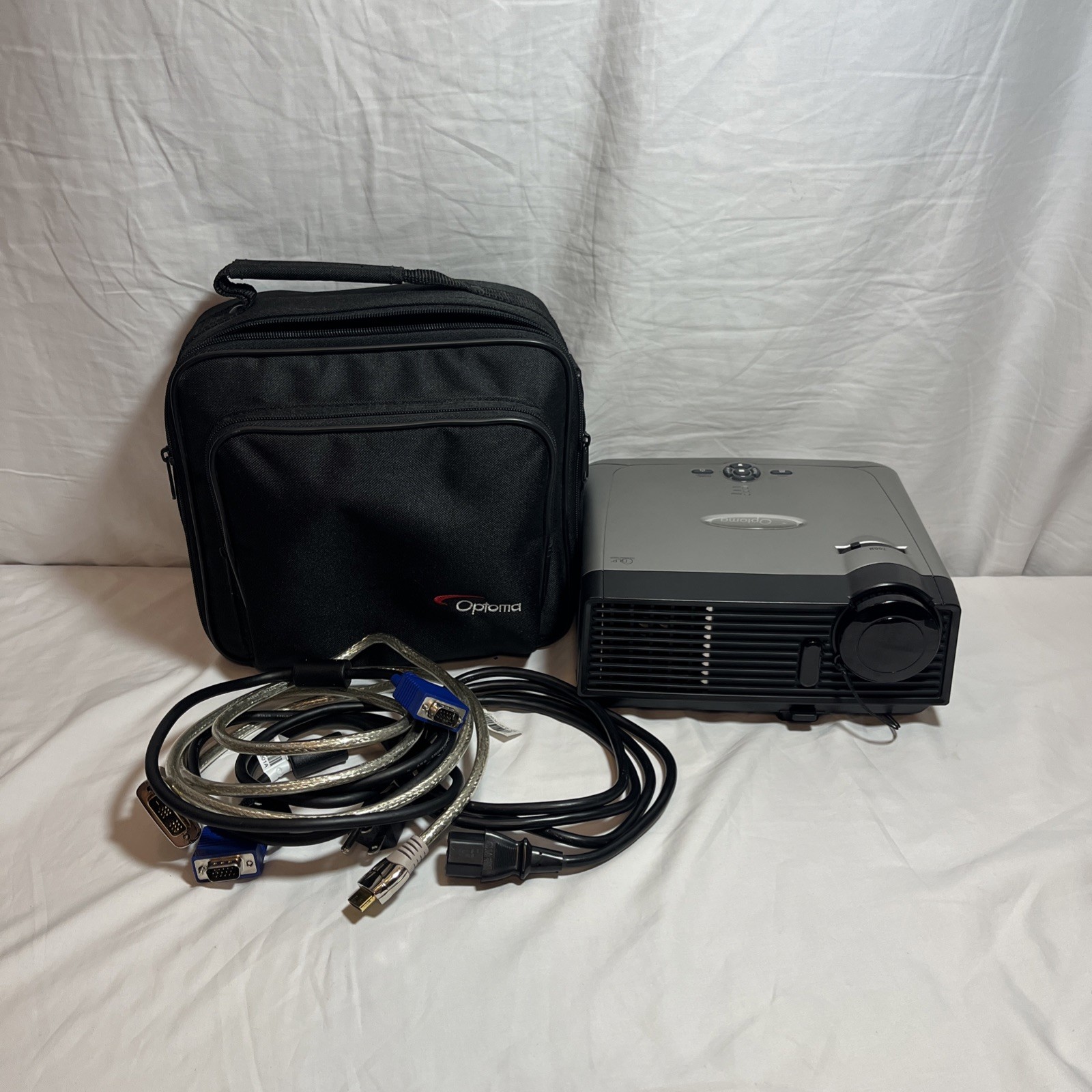 Optoma DLP Projection Display Model EP719 DLP Projector W/ Case/Cables No Remote