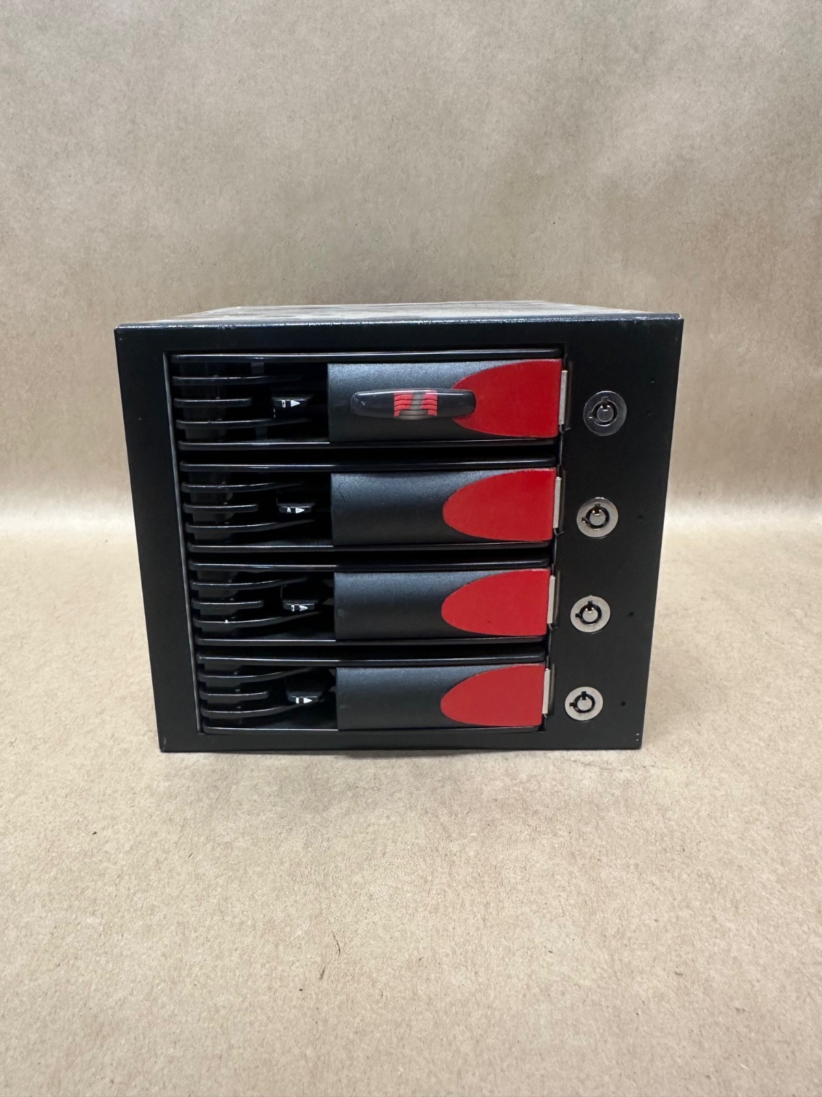 4 Bay SATA Horizontal Enclosure w/ Trays