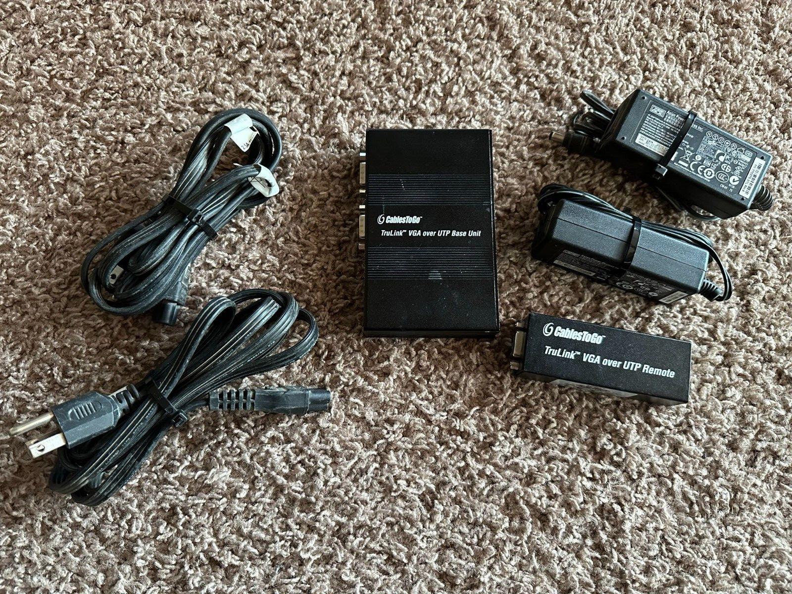 CablesToGo 39960 39961 TruLink VGA Over UTP Extender - Base and Remote Units