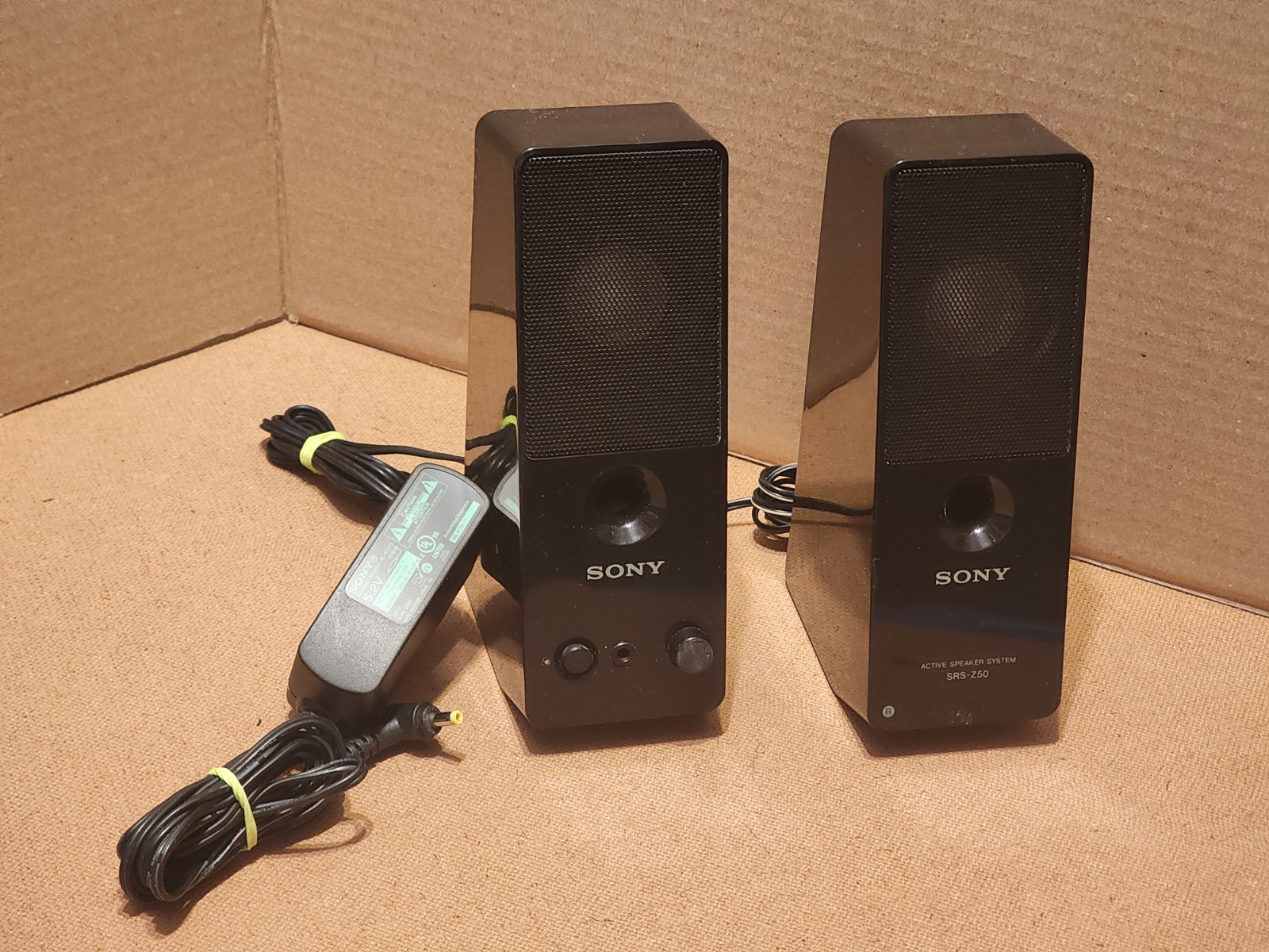 Vtg Sony SRS-Z50 Active Speaker System 5W Slim Size - Black / Walkman/Vaio/etc