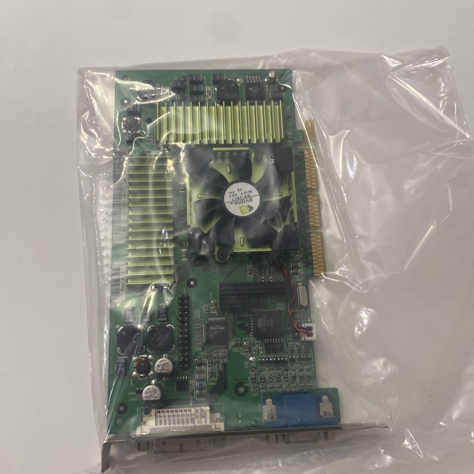 Dell Nvidia Quadro2 Pro 64MB DDR AGP 4x Graphics Card DVI VGA 180-P0032-0100-A