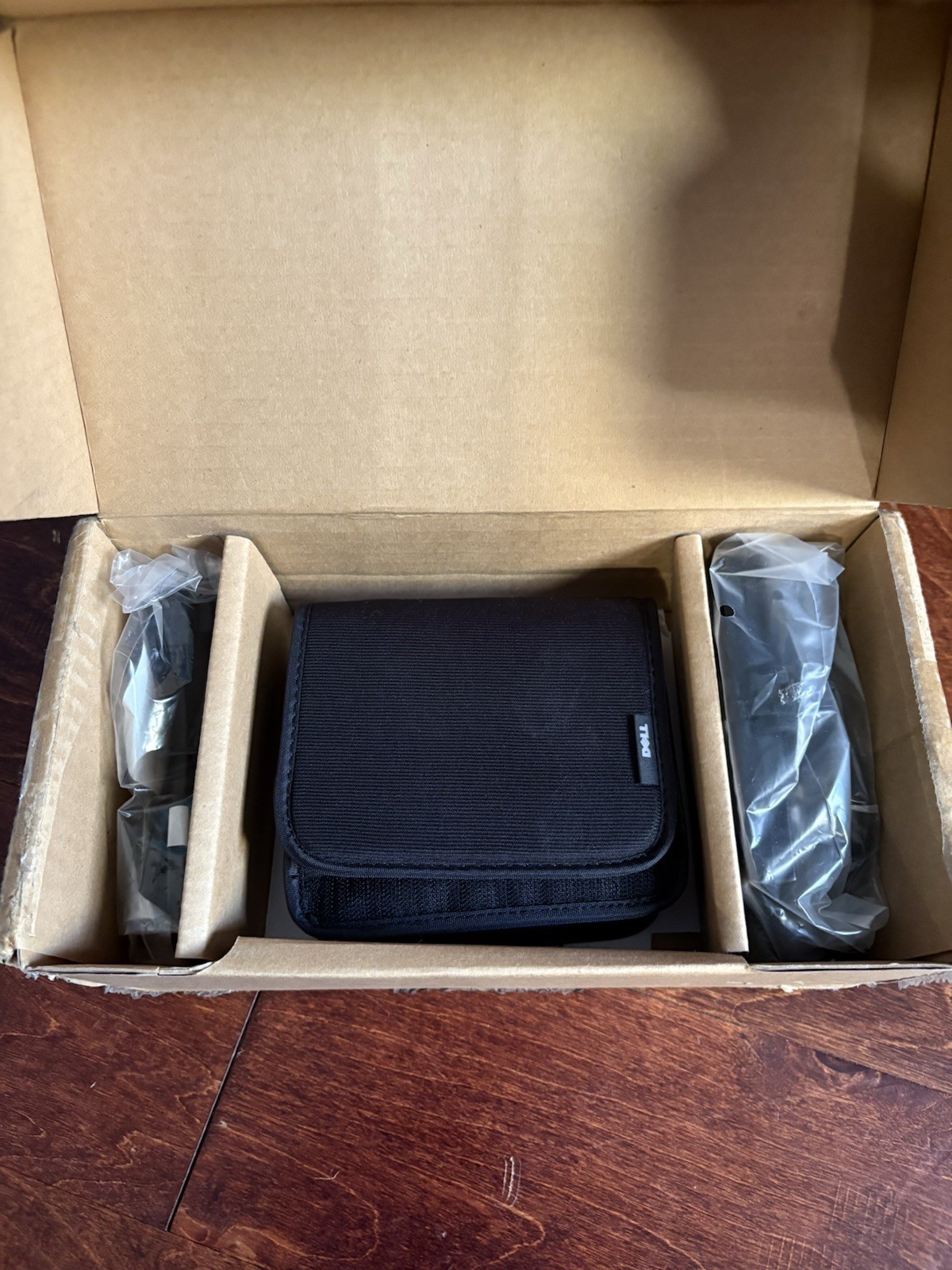 Dell M109S Portable Projector with Power Supply and Case (Brand New)