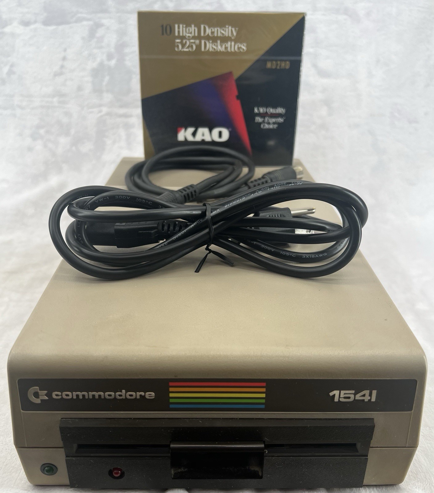 Commodore 1541 Floppy Disk Drive w/ Power & Serial Cable + Sealed KAO Disks