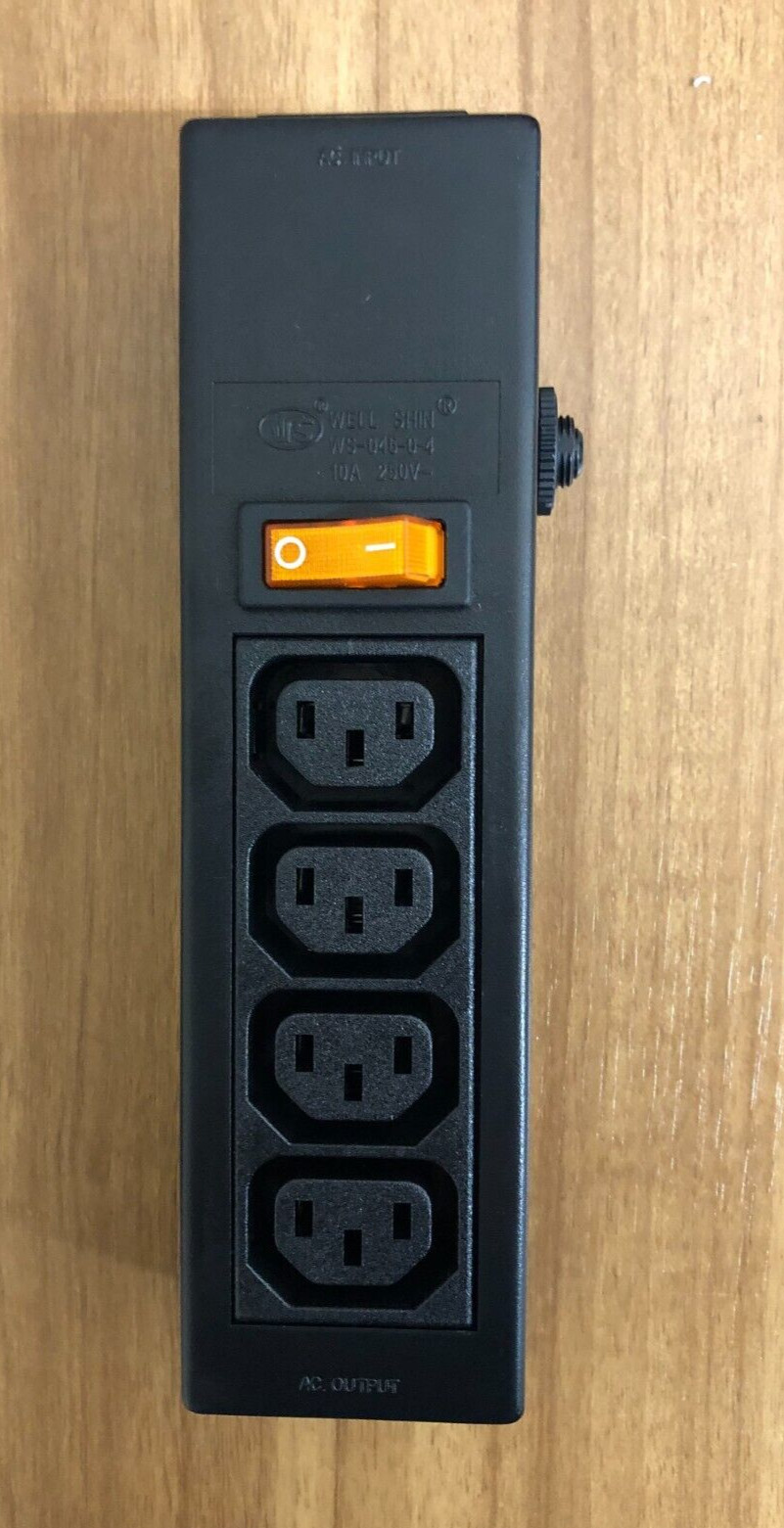 Well Shin WS-045-0-4 IEC Power Strip 10A 250V Board 1 to 4 with Switch
