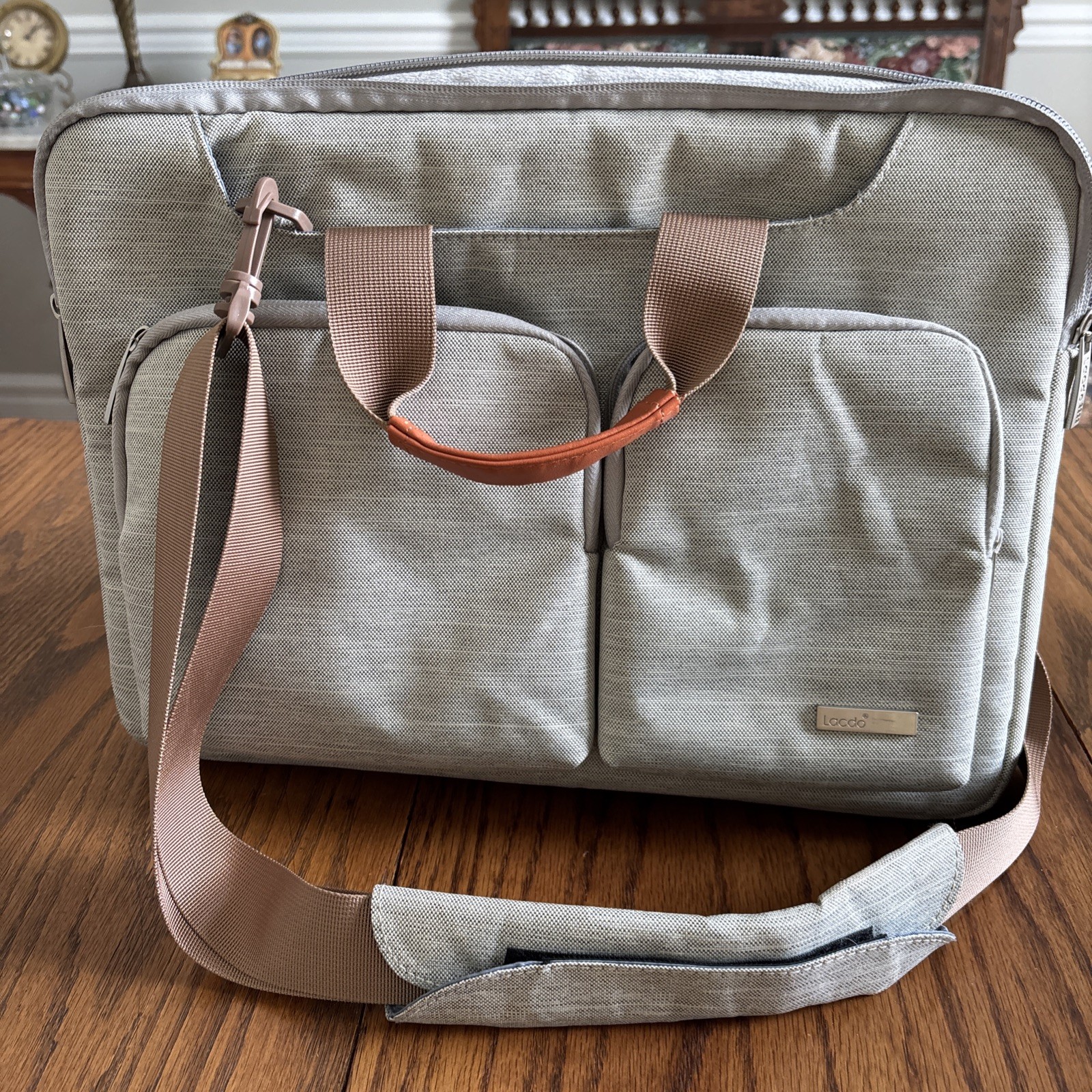 Lacdo 16” 360 Protective Laptop Shoulder Bag. Looks New