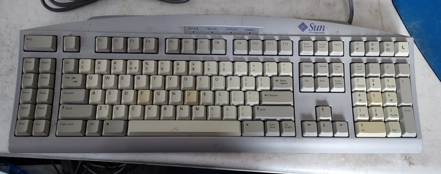 Sun Microsystems Type 6 USB Keyboard 3201273-01 PC KEYBOARD, SOME FADING
