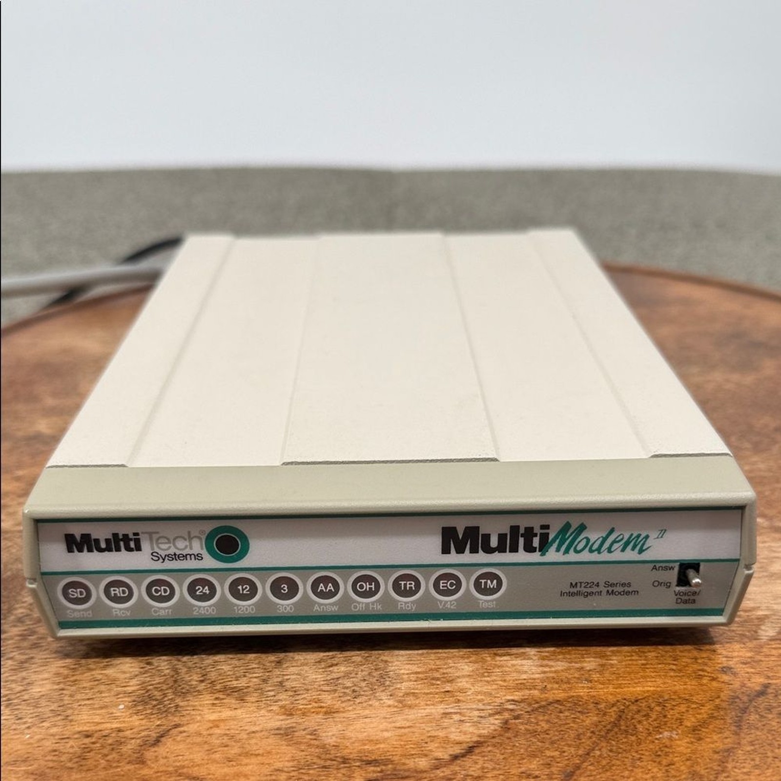 MultiTech Systems MultiModem MT224BA Modem Powers On Cords: Power & Connection