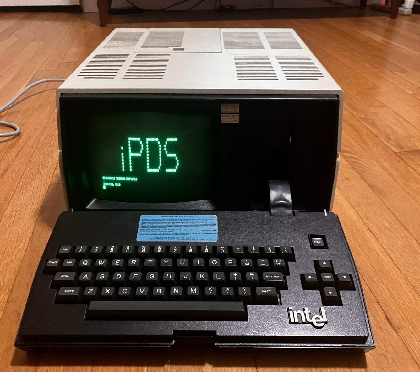 Vintage Intel iPDS-100 Development System EMV-51 iUP-F87/51 Manuals Powers On