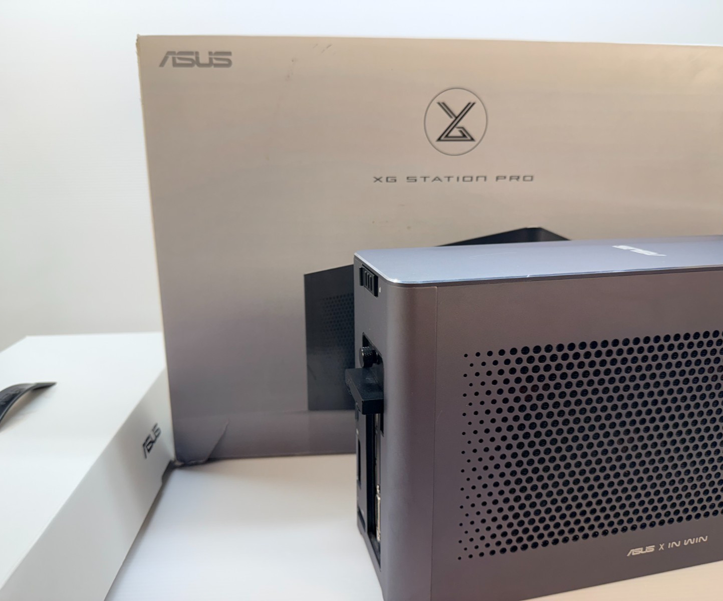 ASUS XG Station Pro Thunderbolt 3 External GPU (eGPU) Enclosure Dock – Space Gra